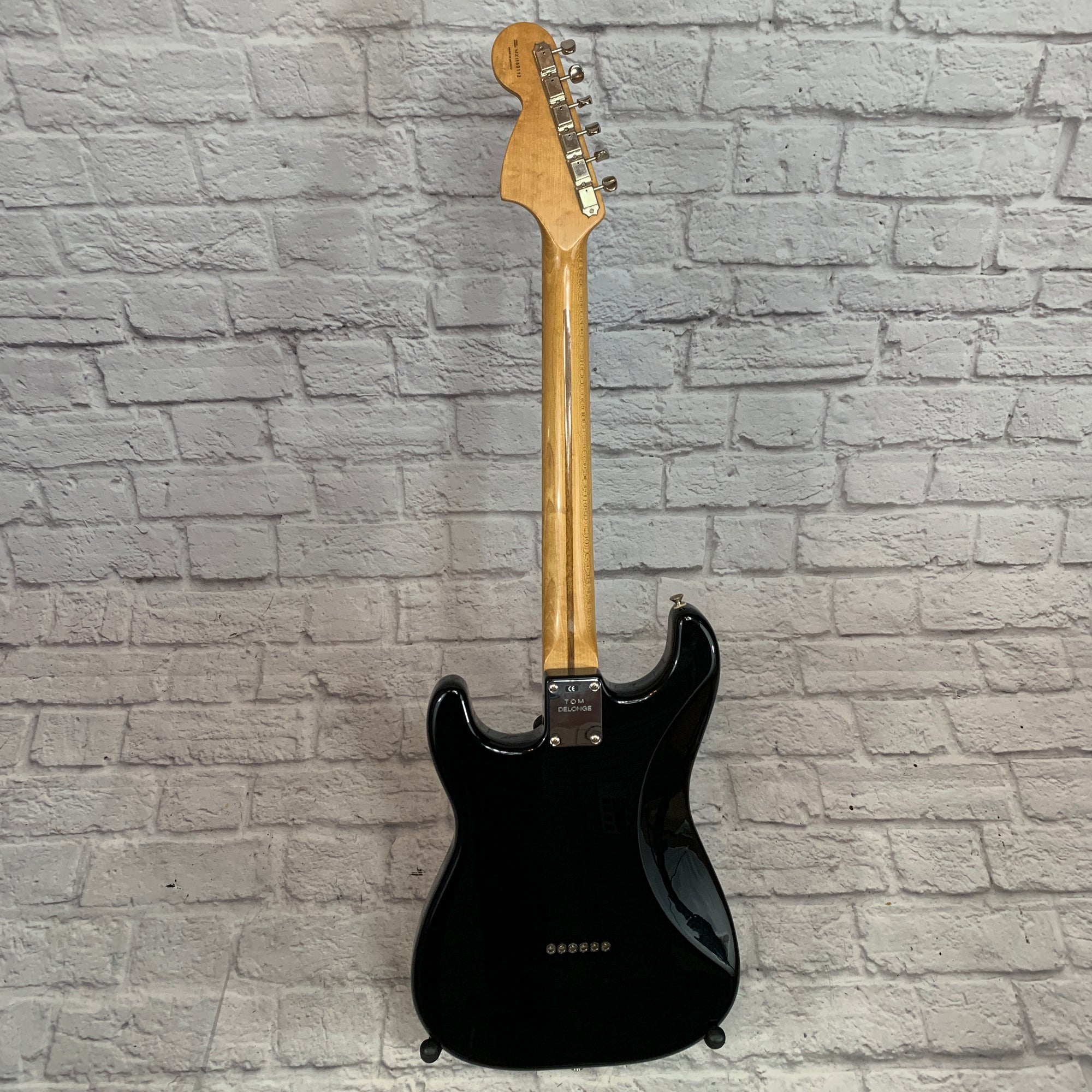Fender Tom DeLonge Stratocaster Black w/ Roadrunner Hard Case