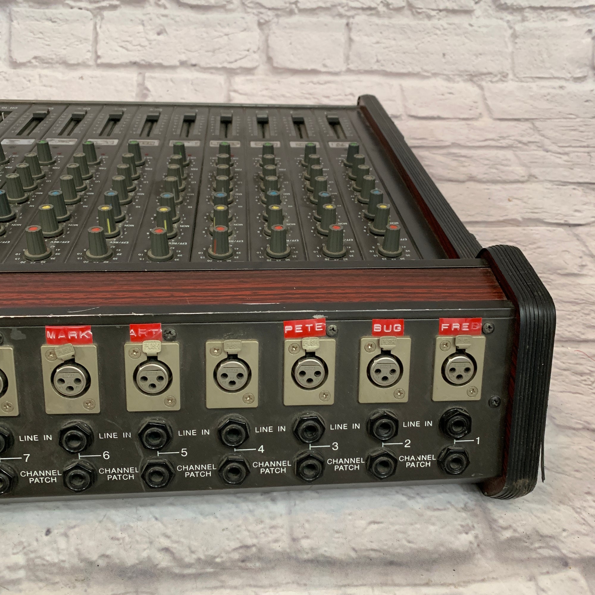 KMD MC-1602 16 Channel Stereo Mixer