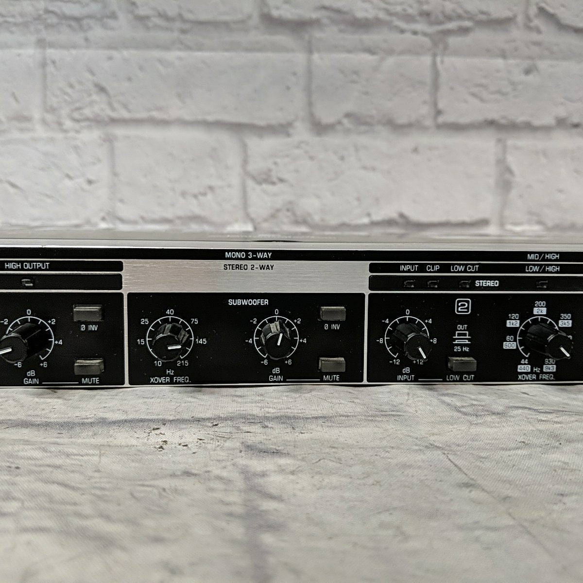 Behringer Super-X Pro CX3400 2/3-Way Stereo 4-Way Mono Crossover