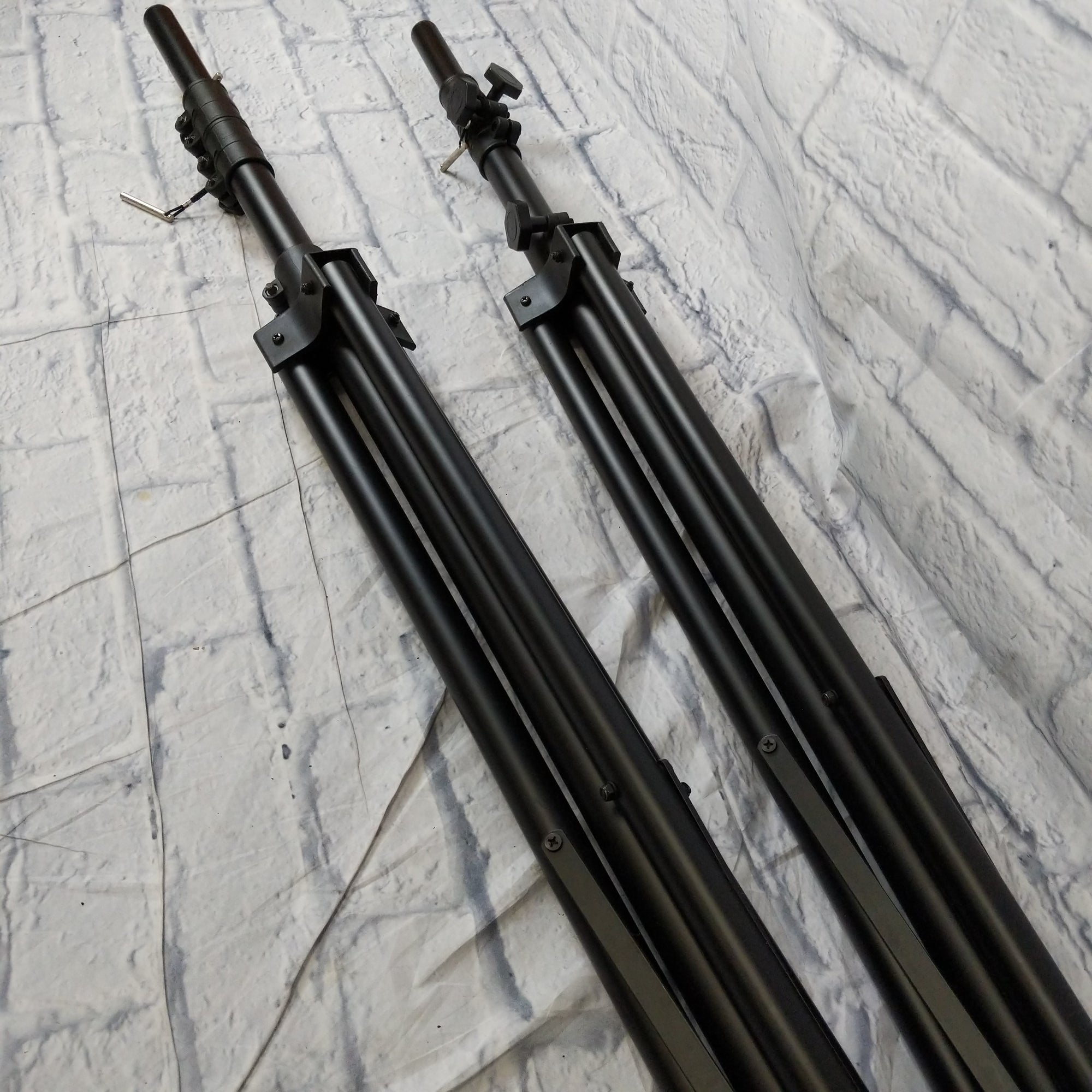 Musicians Gear Speaker Pole Stands with Gator 58" Dual Compartment Speaker Stand Bag