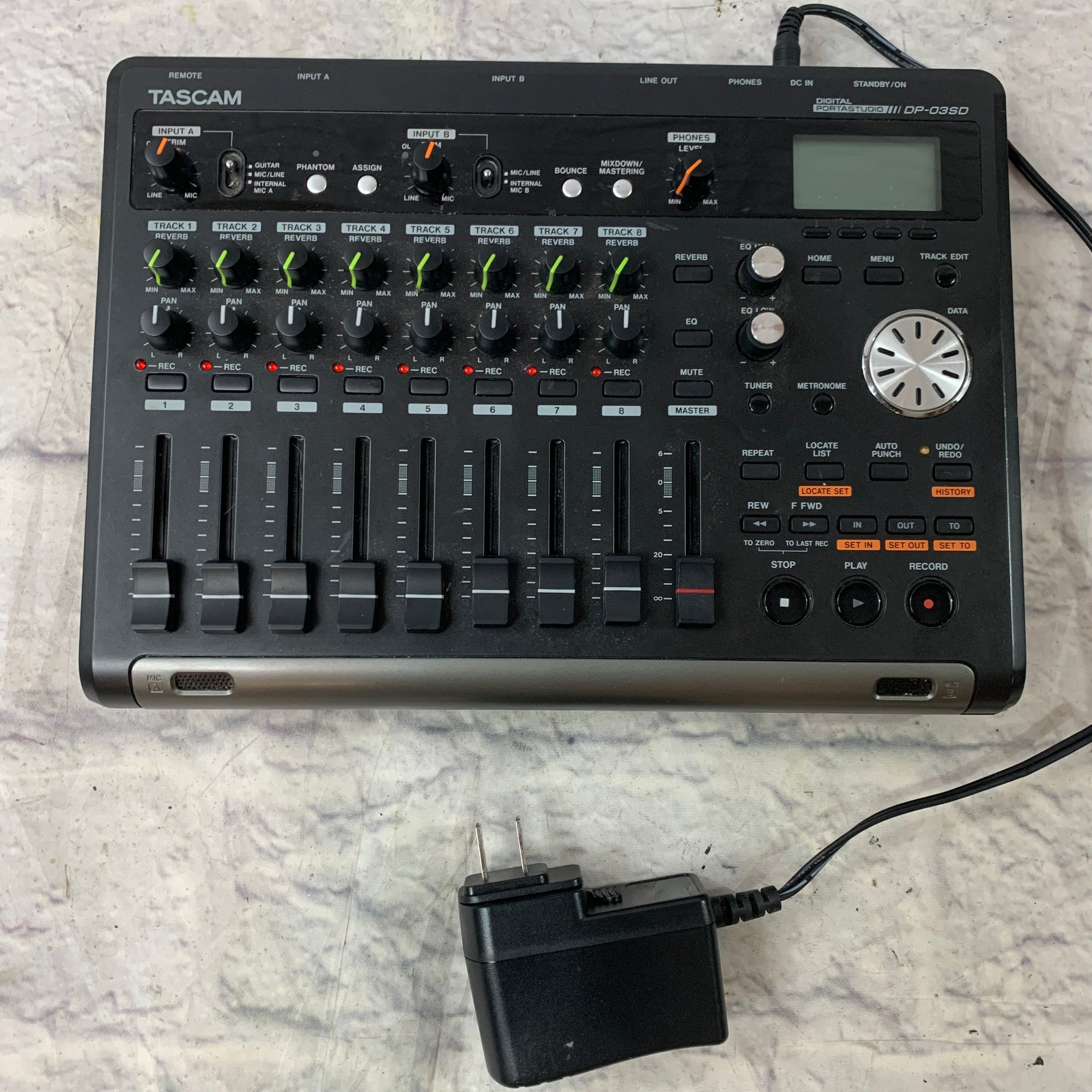 DJ機材 TASCAM DIGITAL PORTASTUDIO DP-03SD DP-03SD | 8-Track Digital Portastudio W/Faders | TASCAM