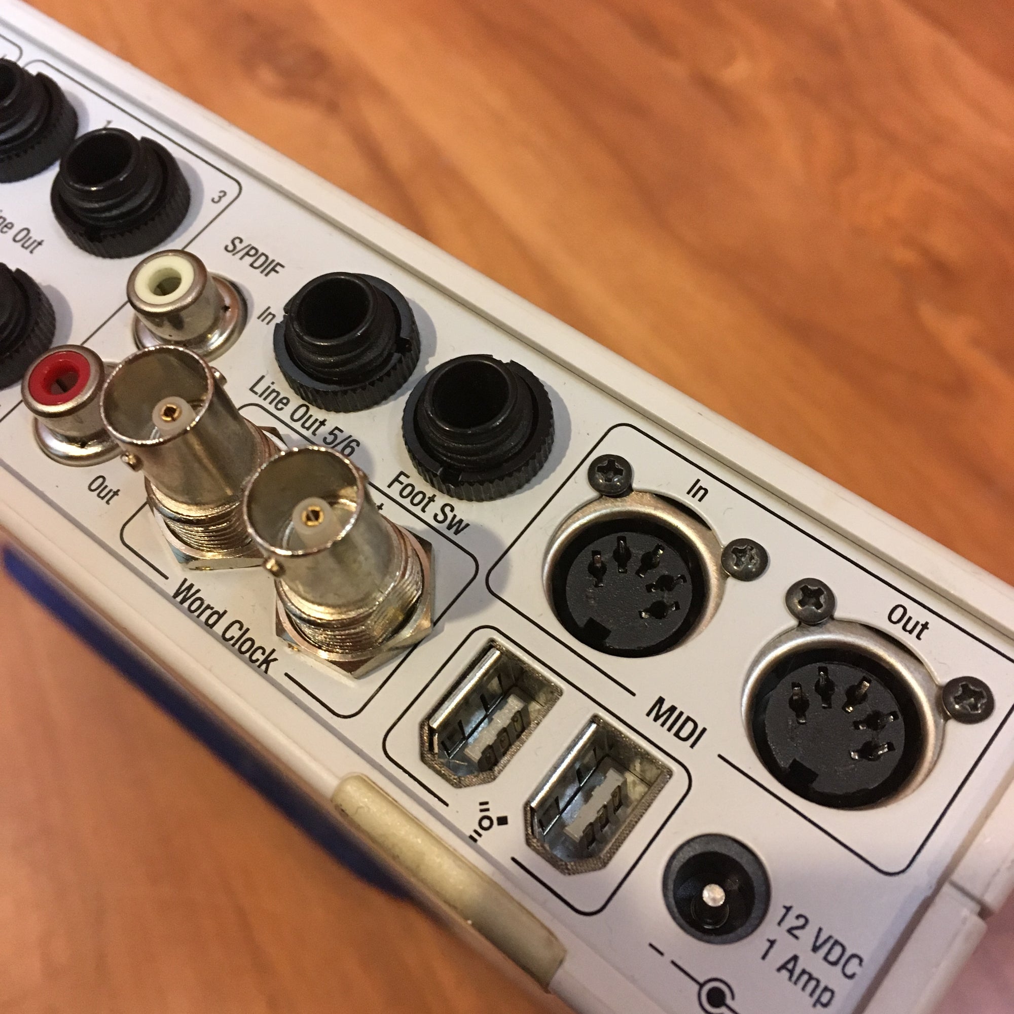 Digidesign Mbox 2 No Power Supply. Firewire.
