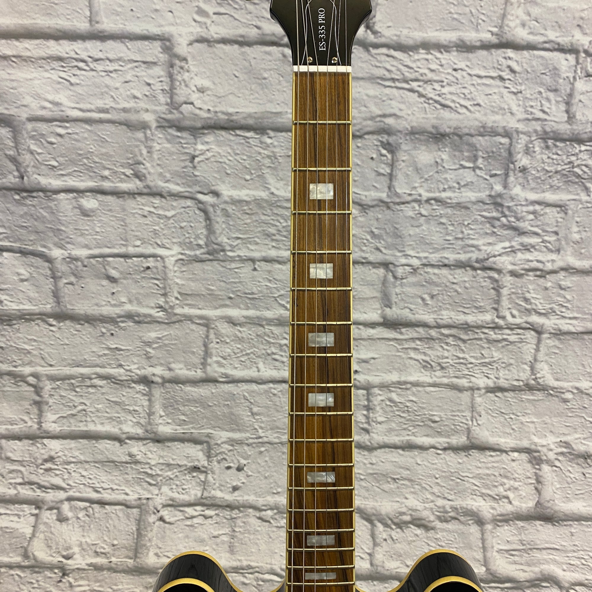 Epiphone ES-335 Pro Semi Hollow w/ Hard Shell Case