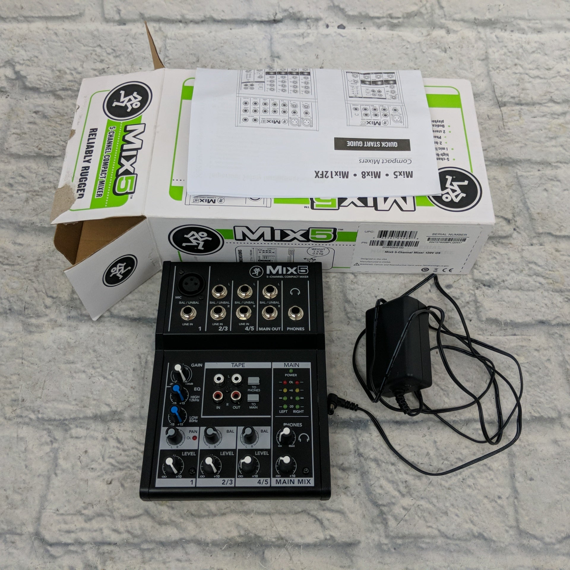 Mackie Mix5 5-input Compact Mixer - Evolution Music
