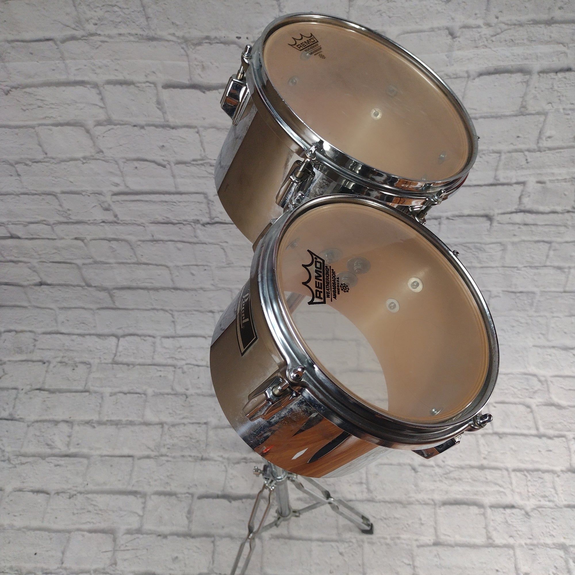 Pearl Chrome Over Maple Shell Concert Toms with Stand