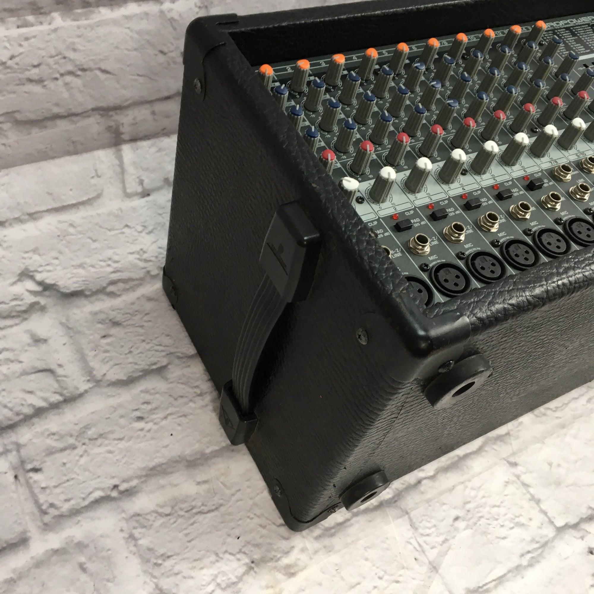 Behringer PMP2000 Powered Mixer Evolution Music