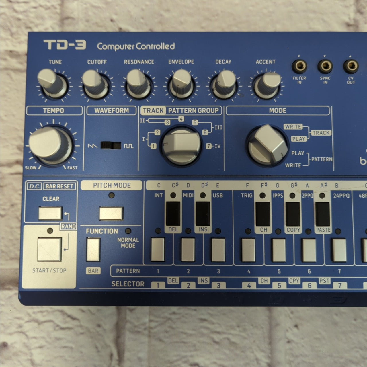 Behringer TD-3-BU Analog Bass Synthesizer