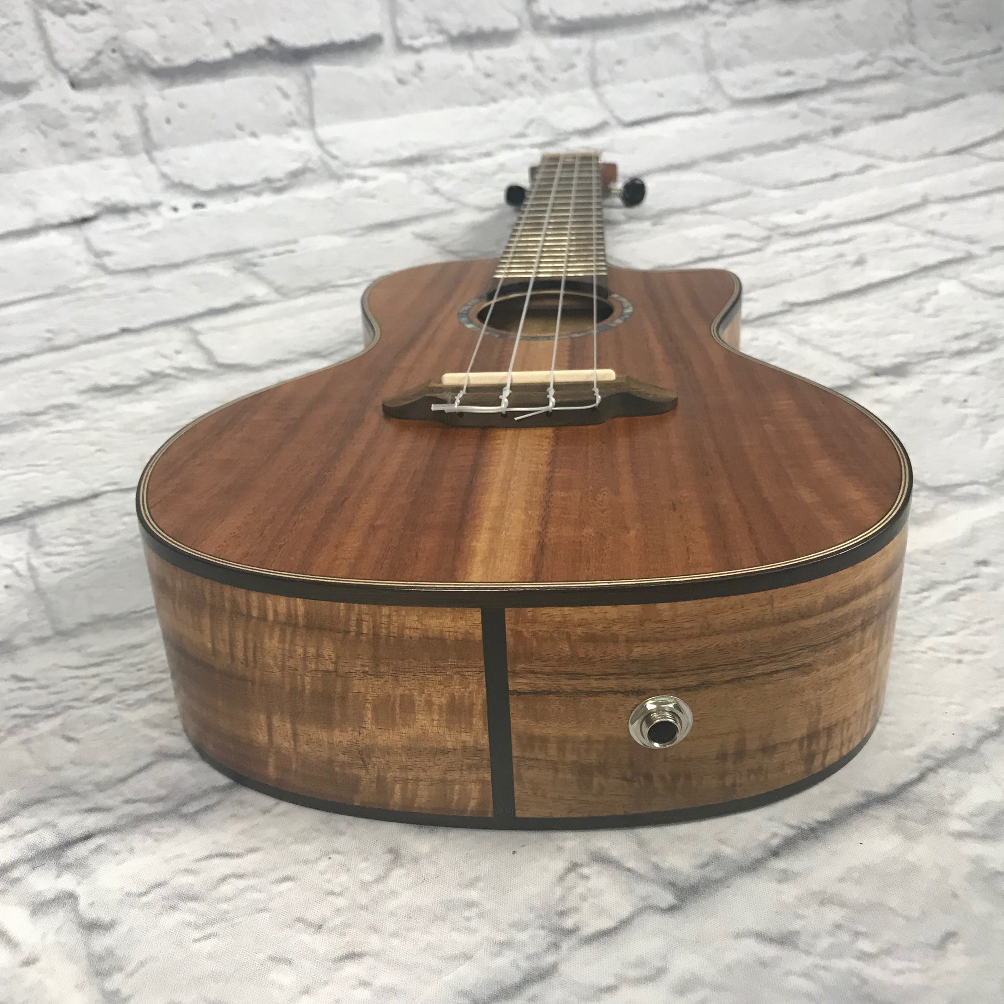Luna HTC Koa Ukulele