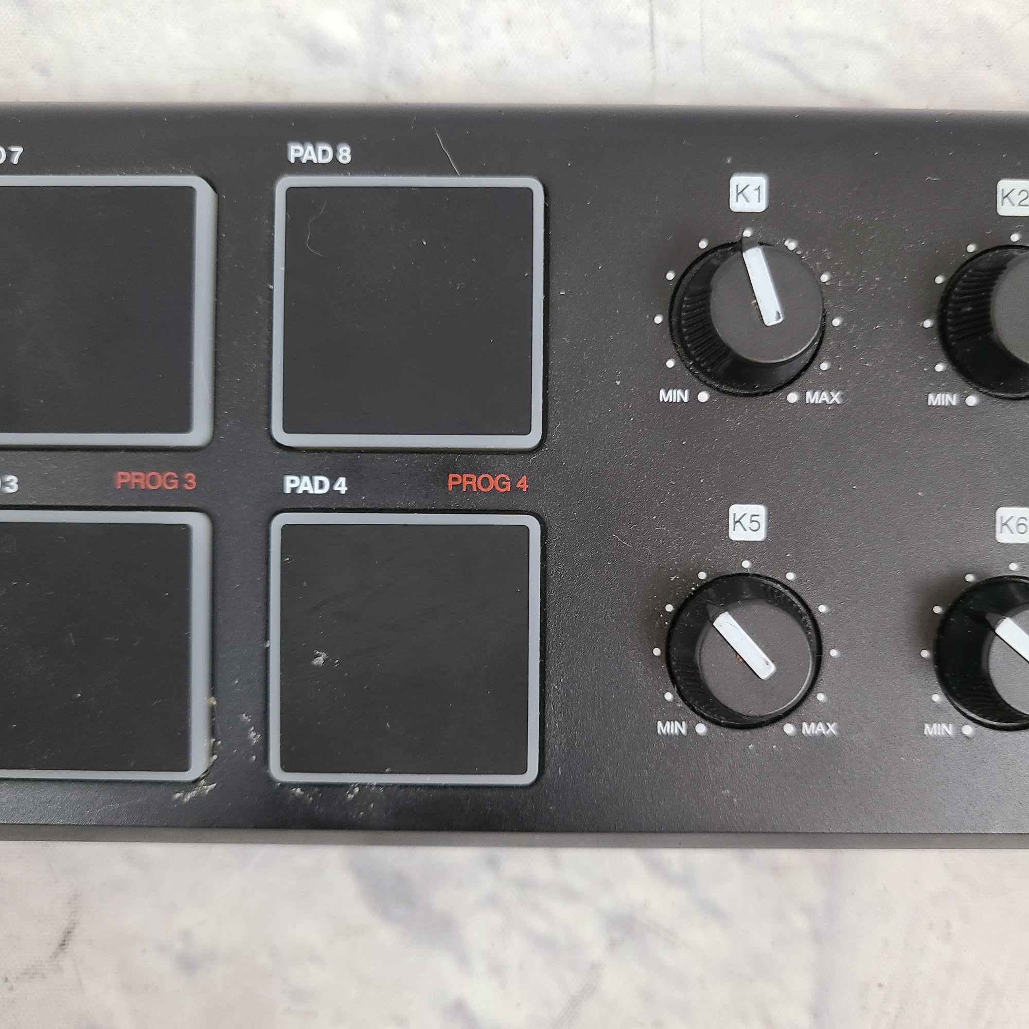 Akai LPD8 Laptop Pad Controller Controller