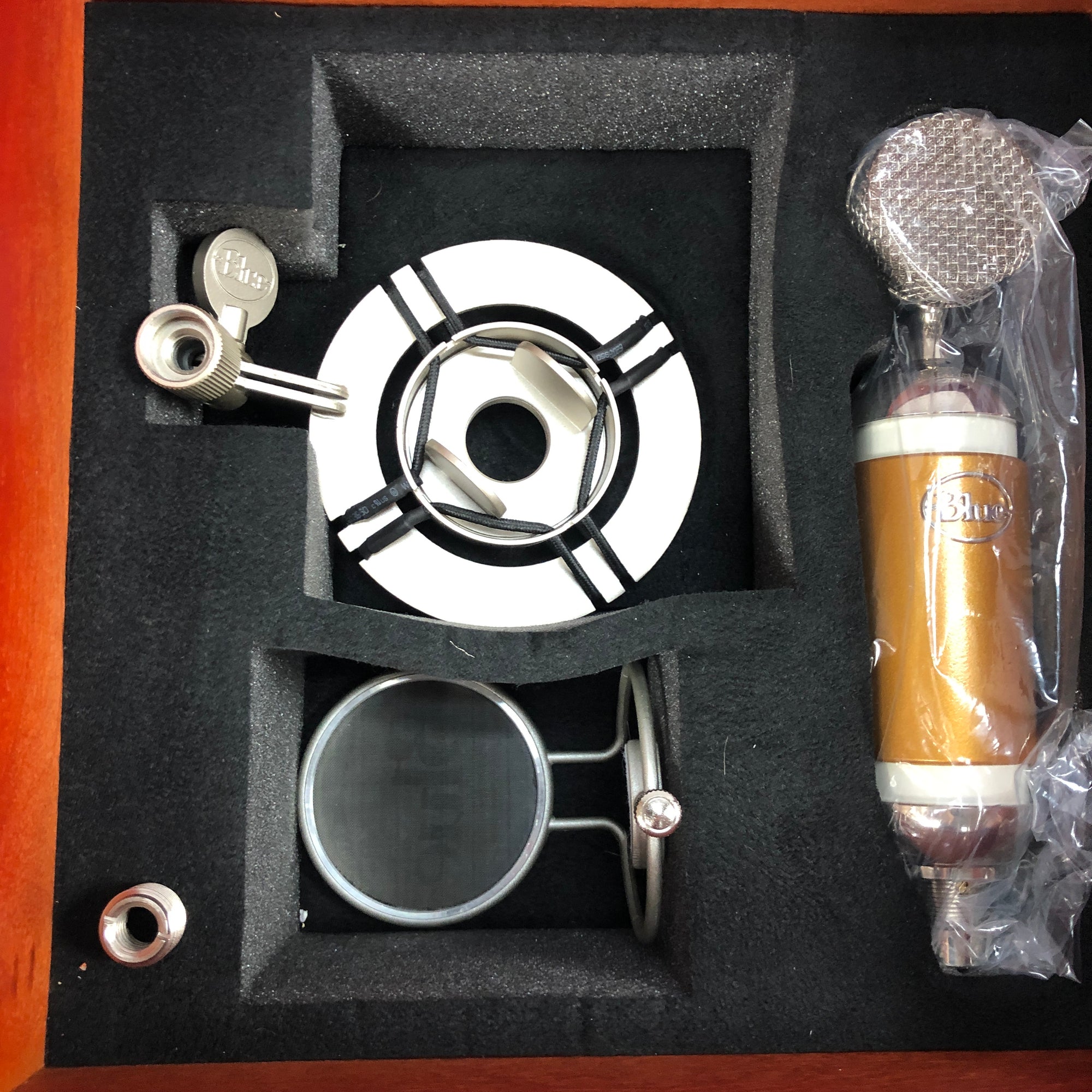 Blue Microphones Spark Condensor Microphone Gold with Case