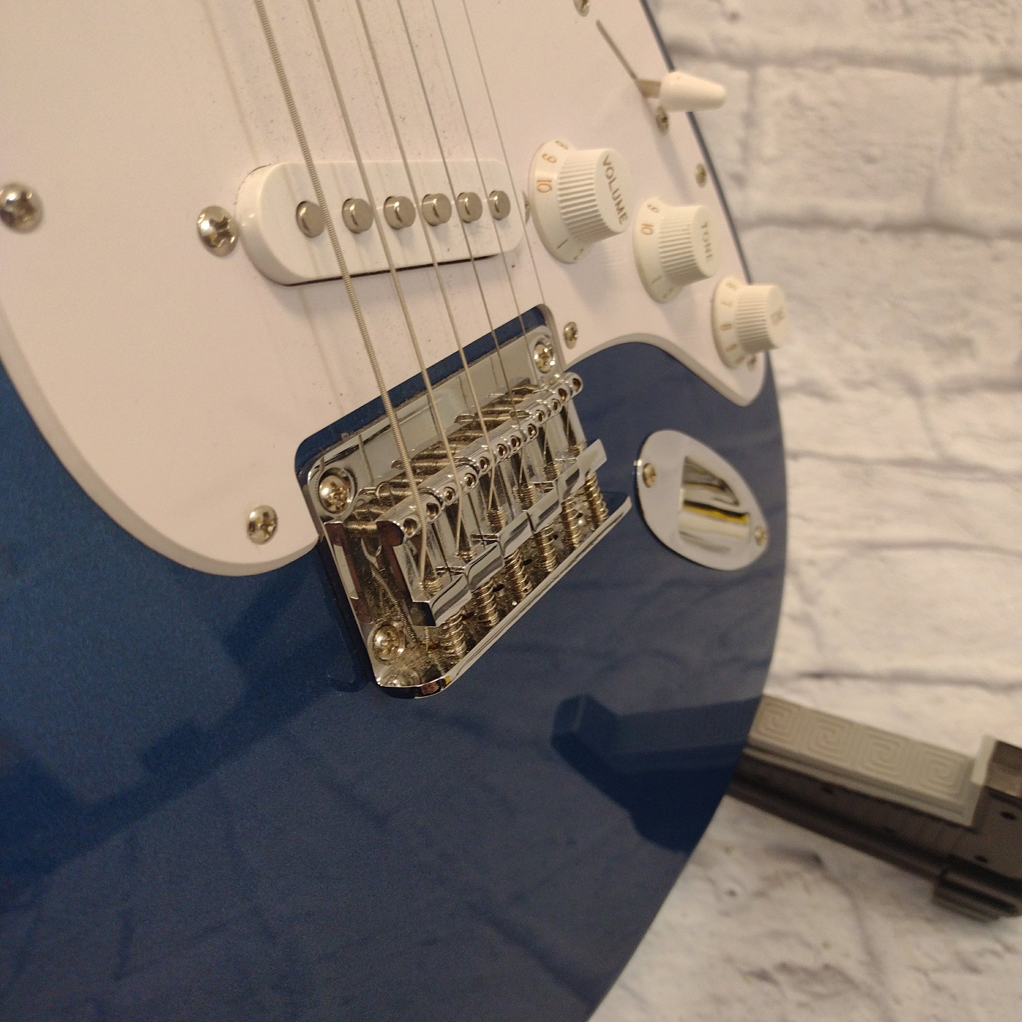 Squier Bullet Stratocaster FSR Lake Placid Blue - Evolution Music