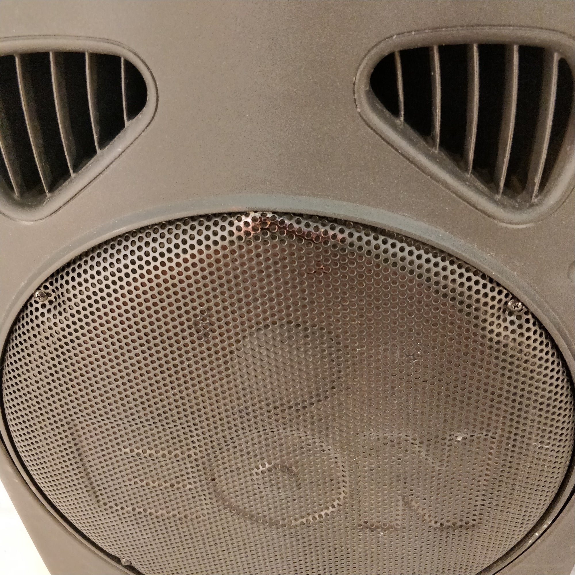 JBL Eon15 G2 Powered Speaker Pair w Soft Cases