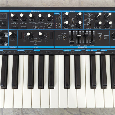 Novation Bass Station II 25-Key Analogue Synthesizer