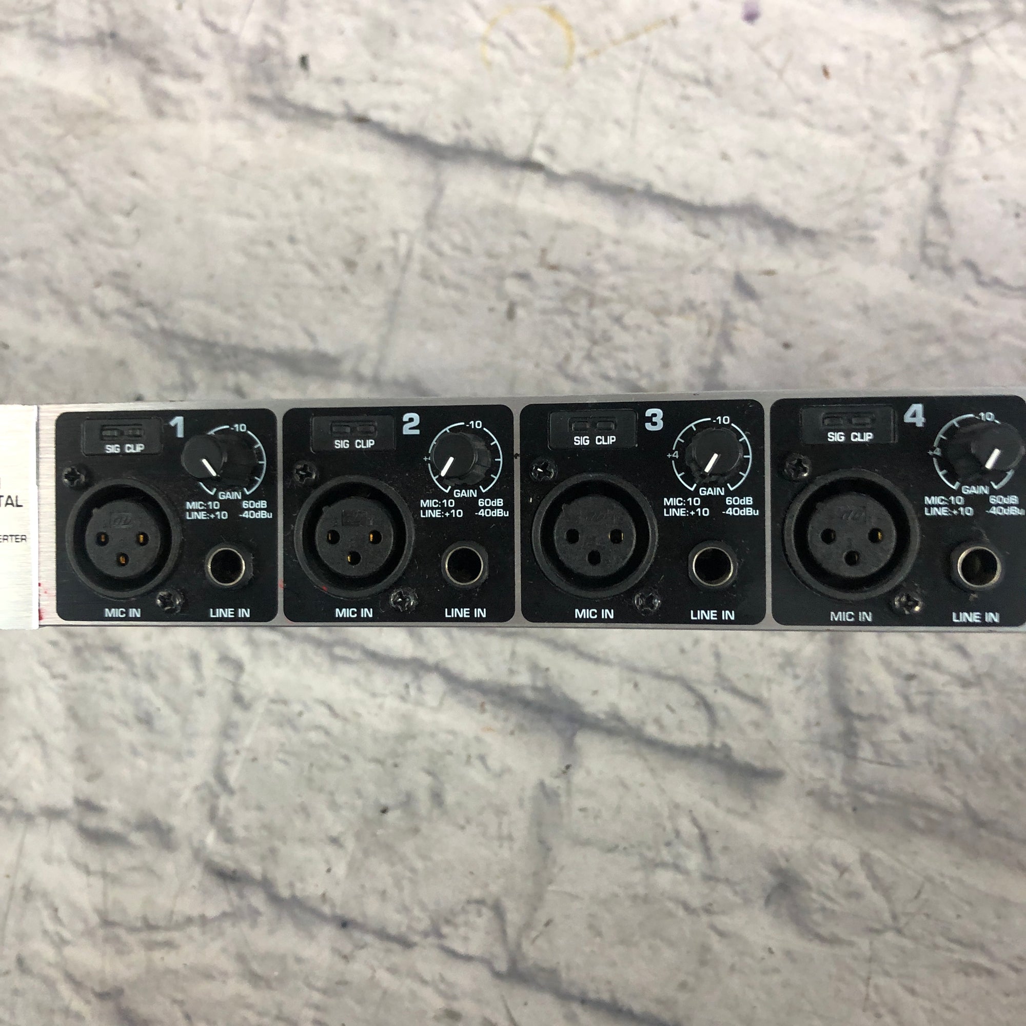 Behringer Ultragain ADA8000 AD DA Convertor