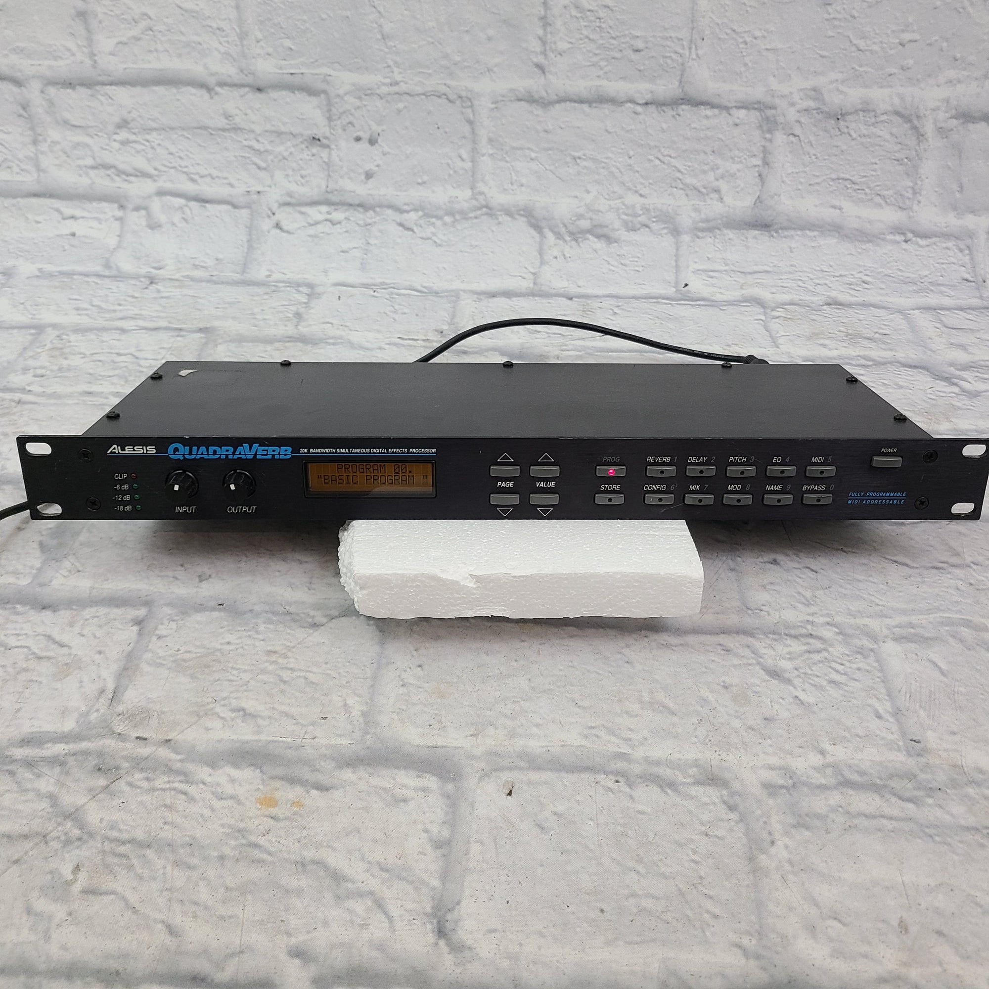 Alesis QuadraVerb 20K Bandwidth Simultaneous Digital Effects Rack Unit