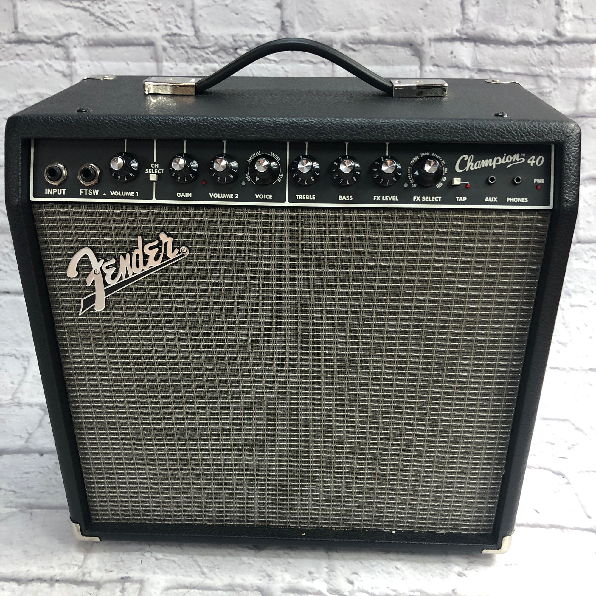 Fender Champion 40 With Footswitch And Cover Evolution Music fender-champion-40-with-footswitch-and-cover-evolution-music