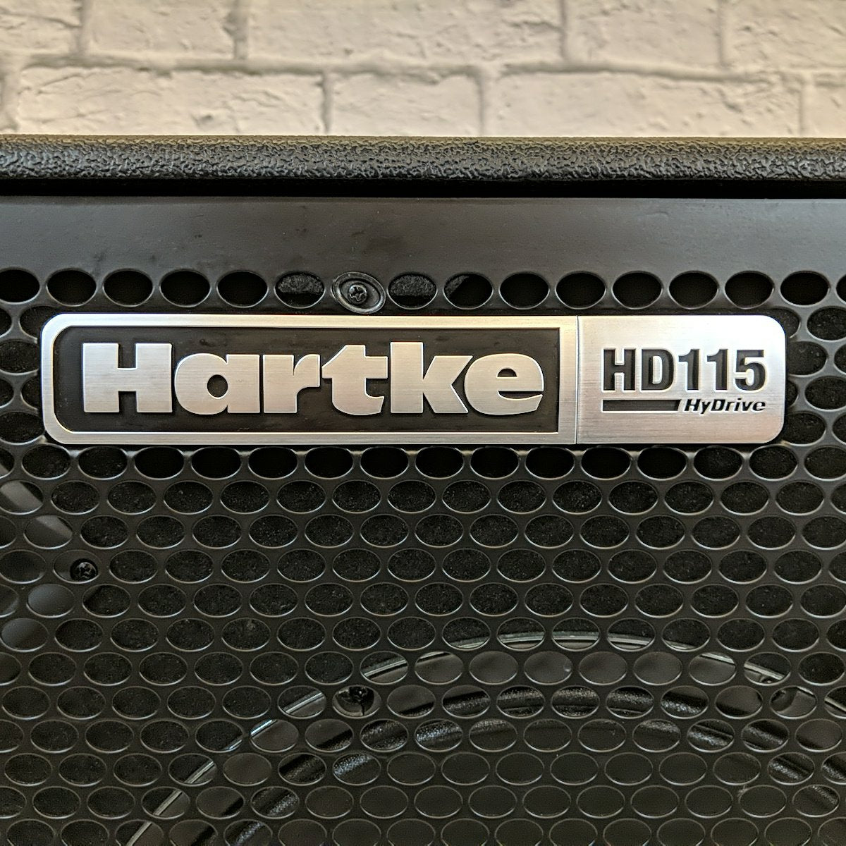 Hartke HyDrive HD115 1x15 Bass Guitar Speaker Cabinet, 500w, 8 Ohms