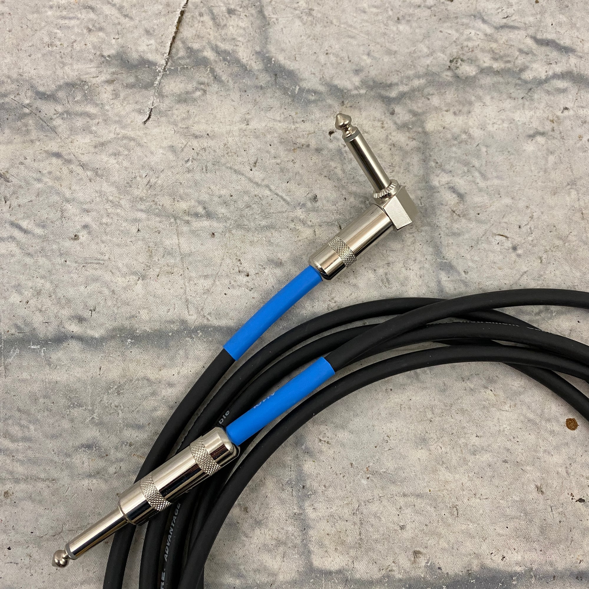Livewire Right Angle Instrument Cable