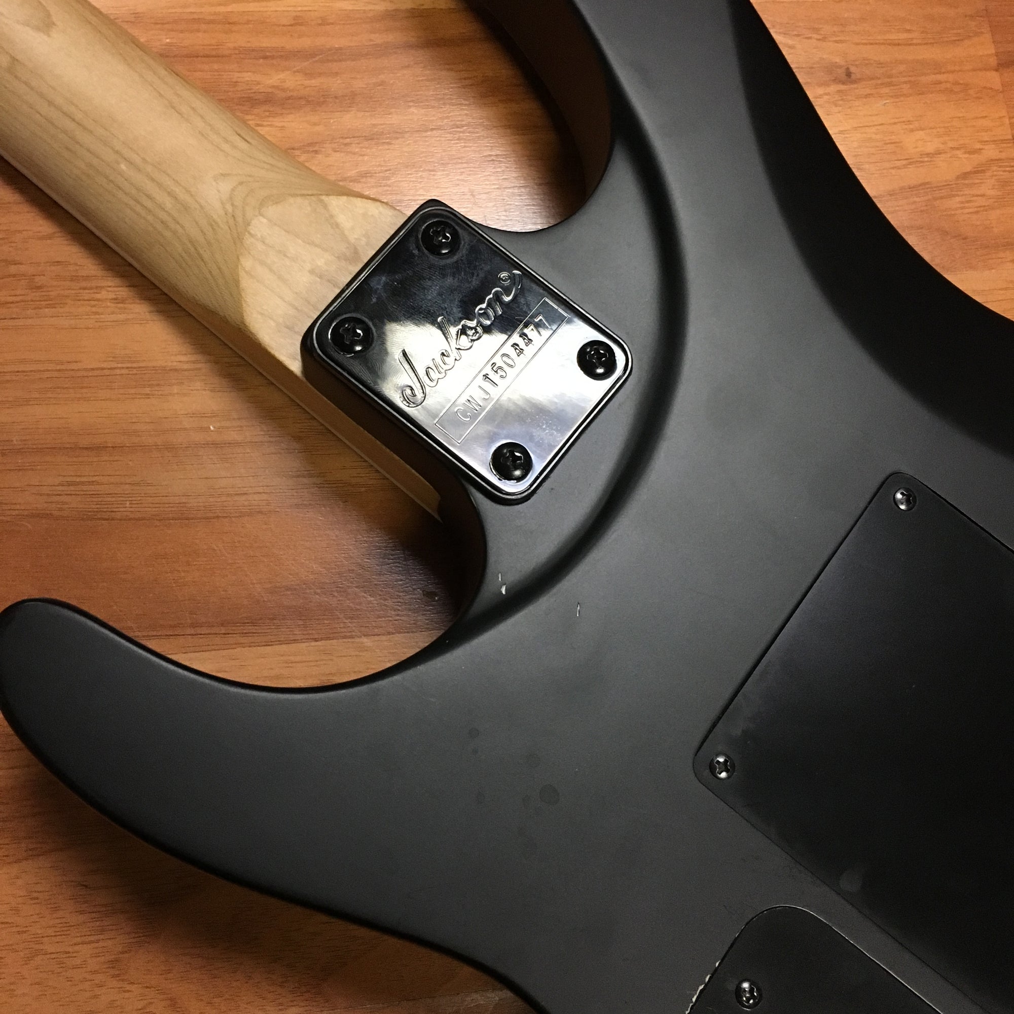 Jackson JS 22 Dinky Satin Black W/Case