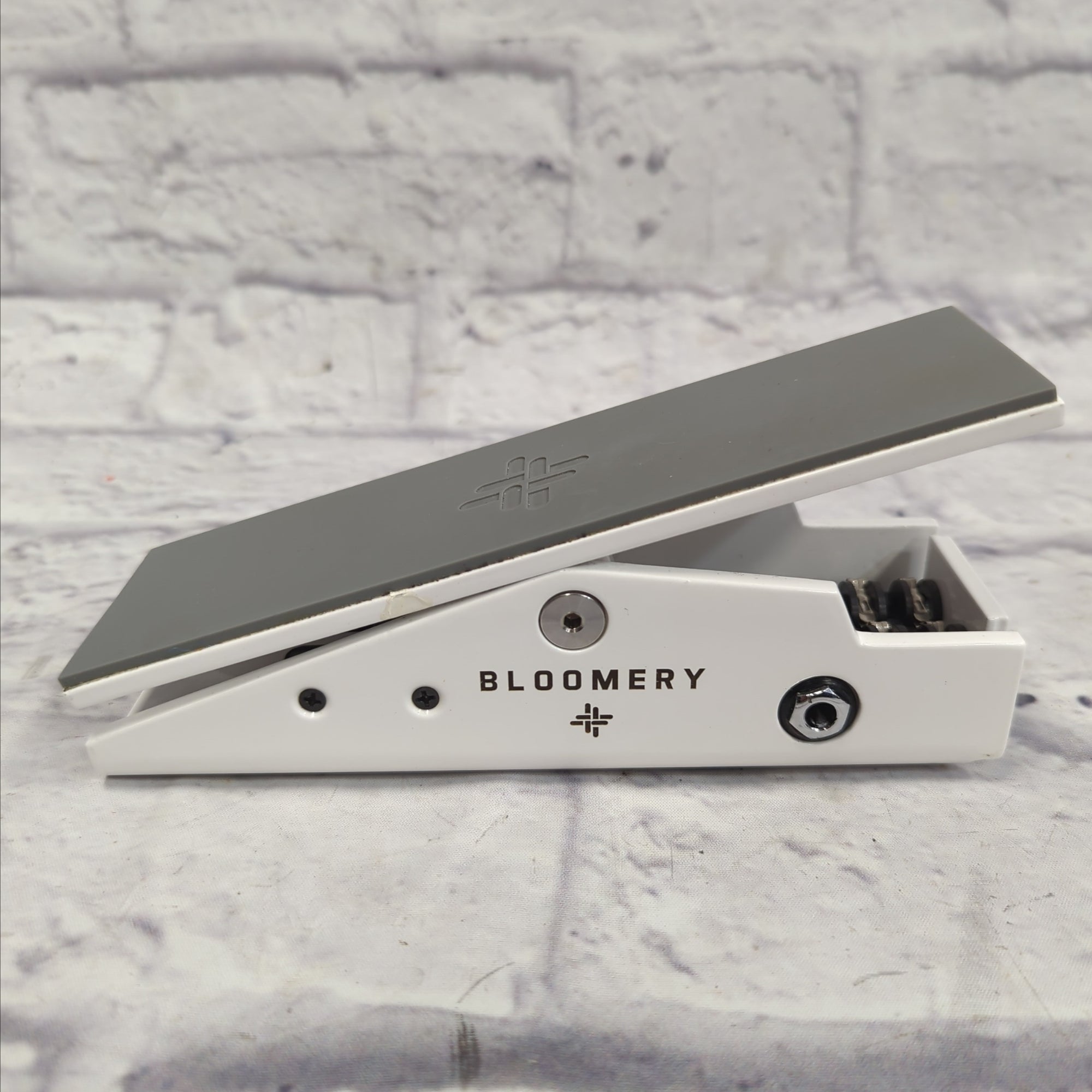 passive volume pedal Tapestry Audio Bloomery Passive Volume Pedal