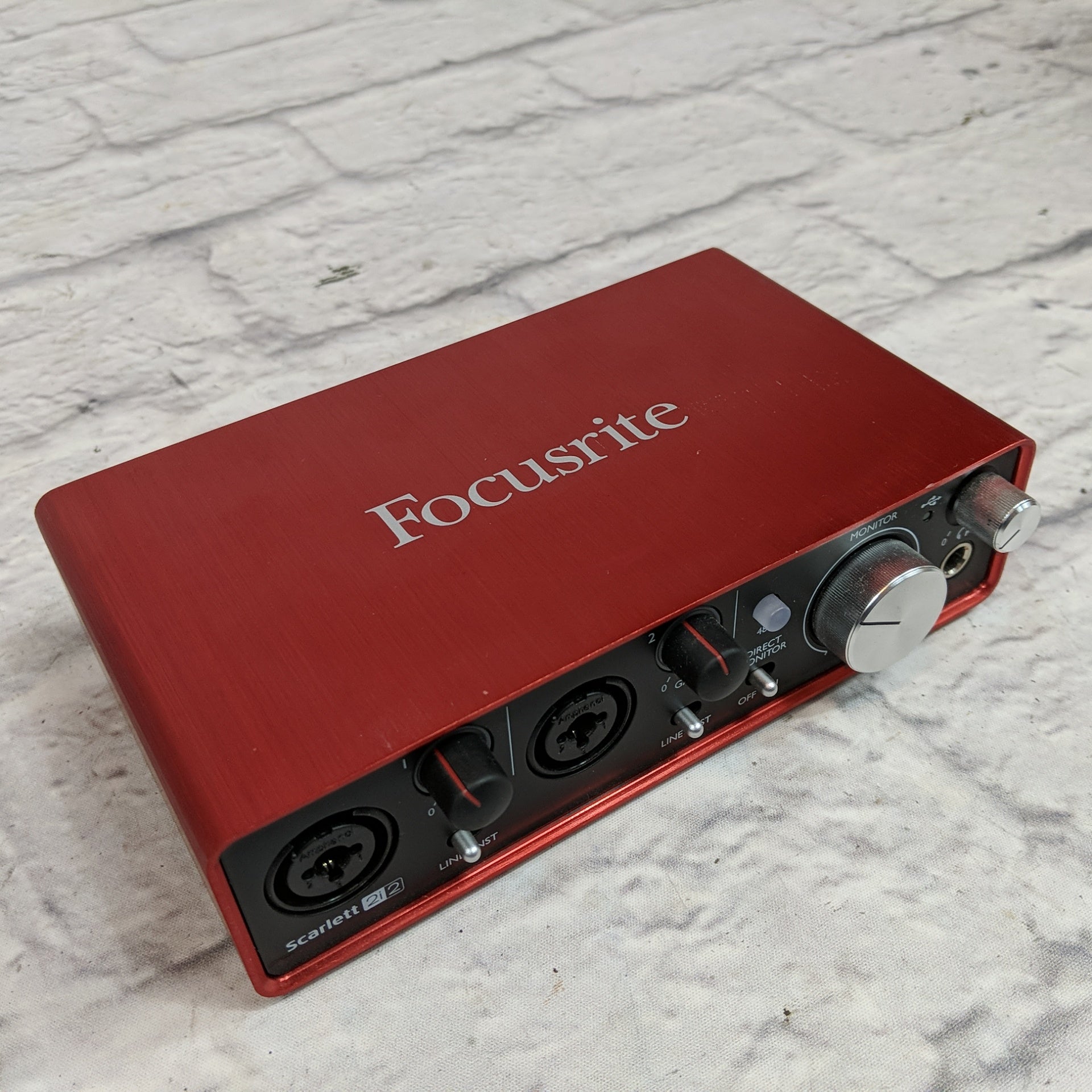 Focusrite Scarlett 2i2 2nd Generation USB Recording Interface