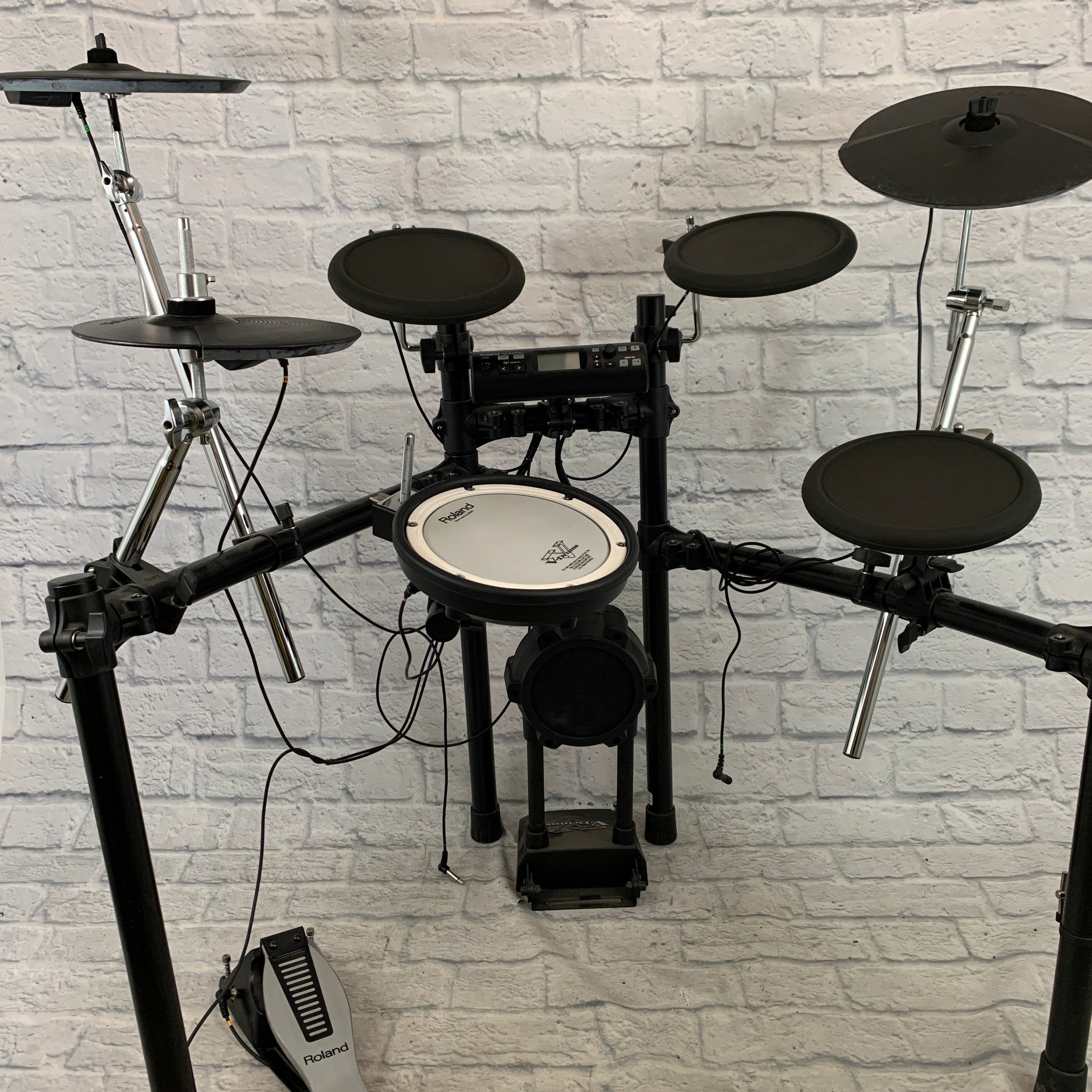 Roland TD-4 Electronic V-Drum Kit w/ Mesh Snare & Bass - Evolution Music