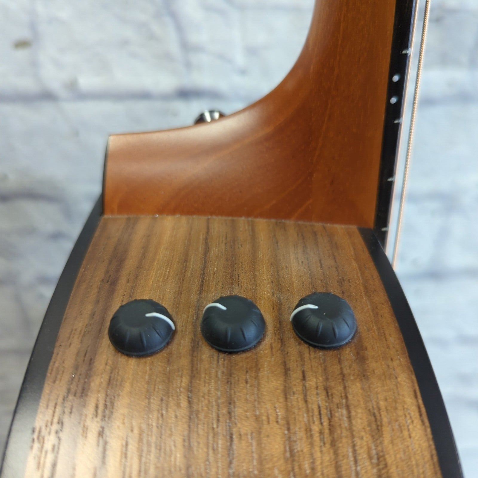 Taylor 114ce Walnut with ES2 Electronics 2018 Acoustic Guitar w/ Bag