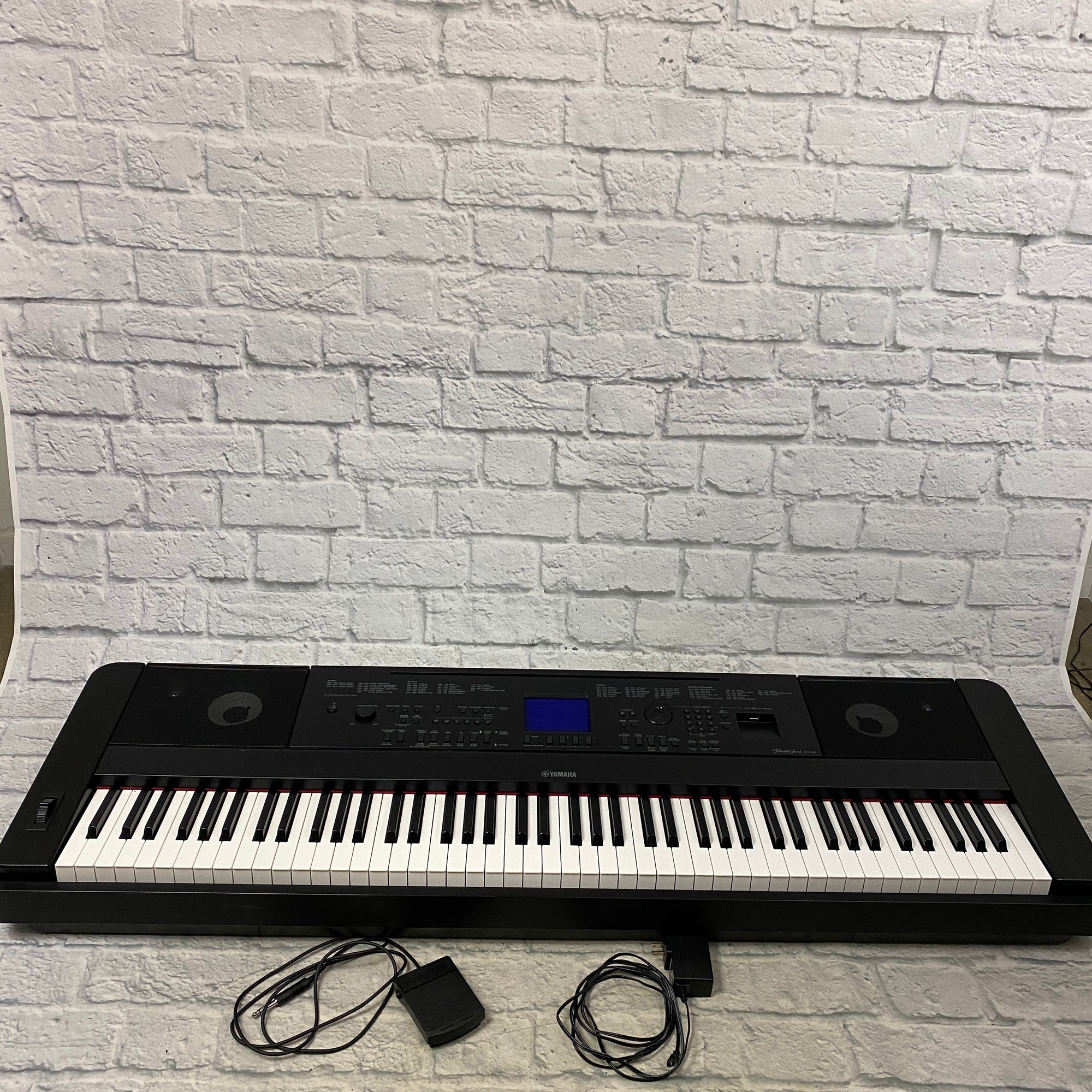 Yamaha DGX660 88 Weight Key Digital Piano - Evolution Music
