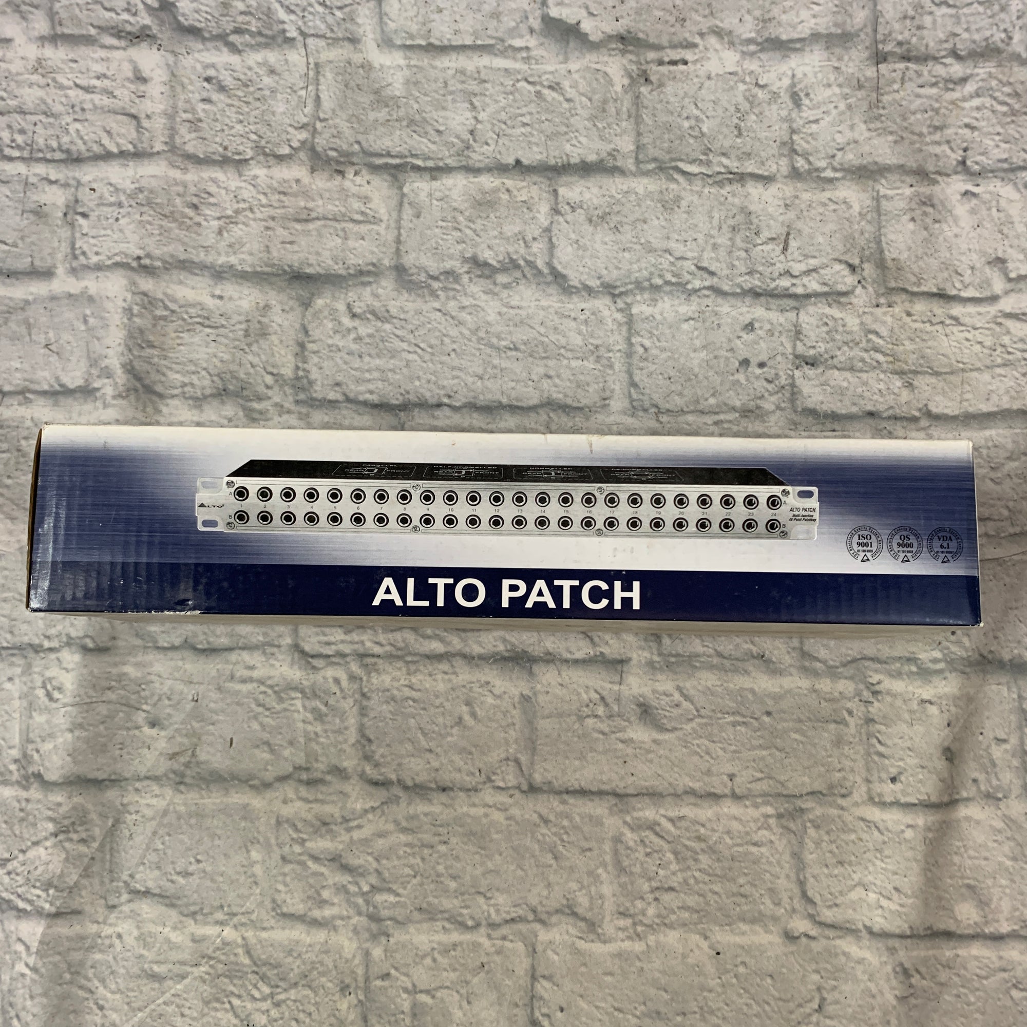 Alto 48-Point Rack Patchbay - New Old Stock!