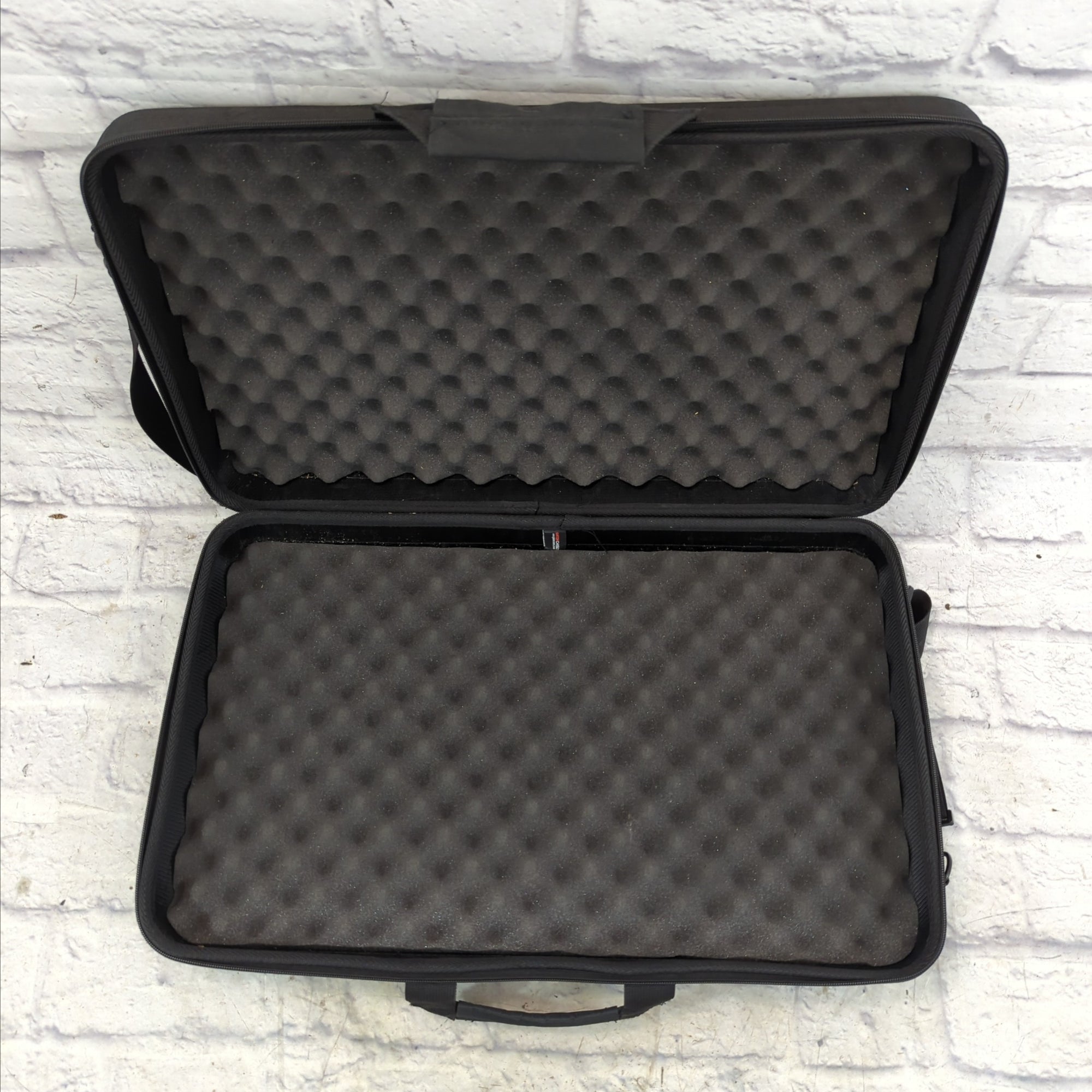Gator GU-EVA-2314-3 Medium EVA DJ Controller Case