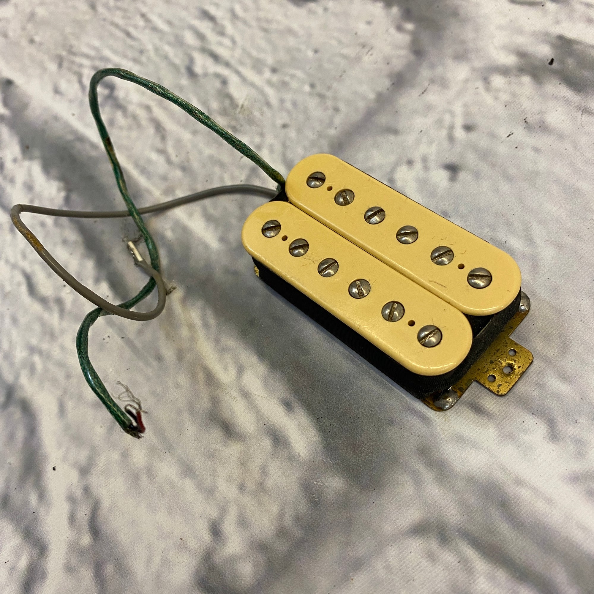 Unknown Humbucker Bridge Pickup - Cream