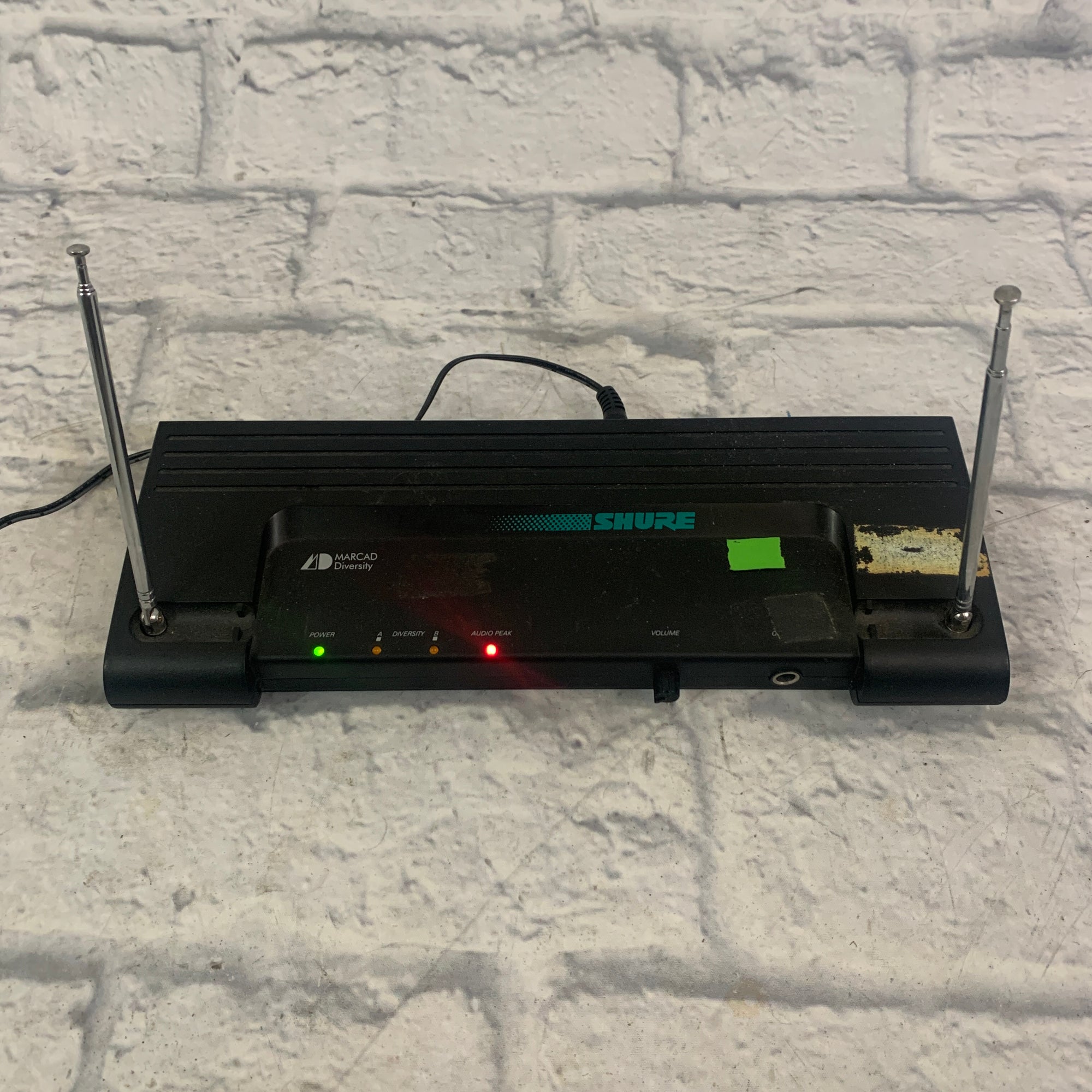Shure T4V MARCAD Diversity Mic Receiver Wireless Microphone System