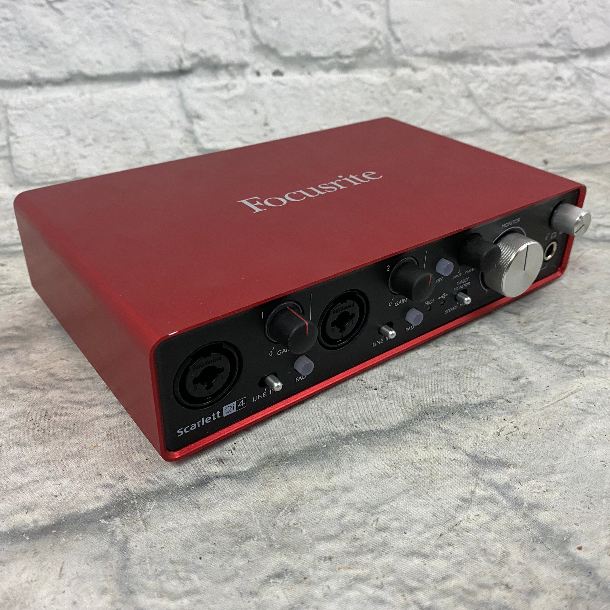 Focusrite Scarlett 2i4 2nd Generation Interface - Evolution