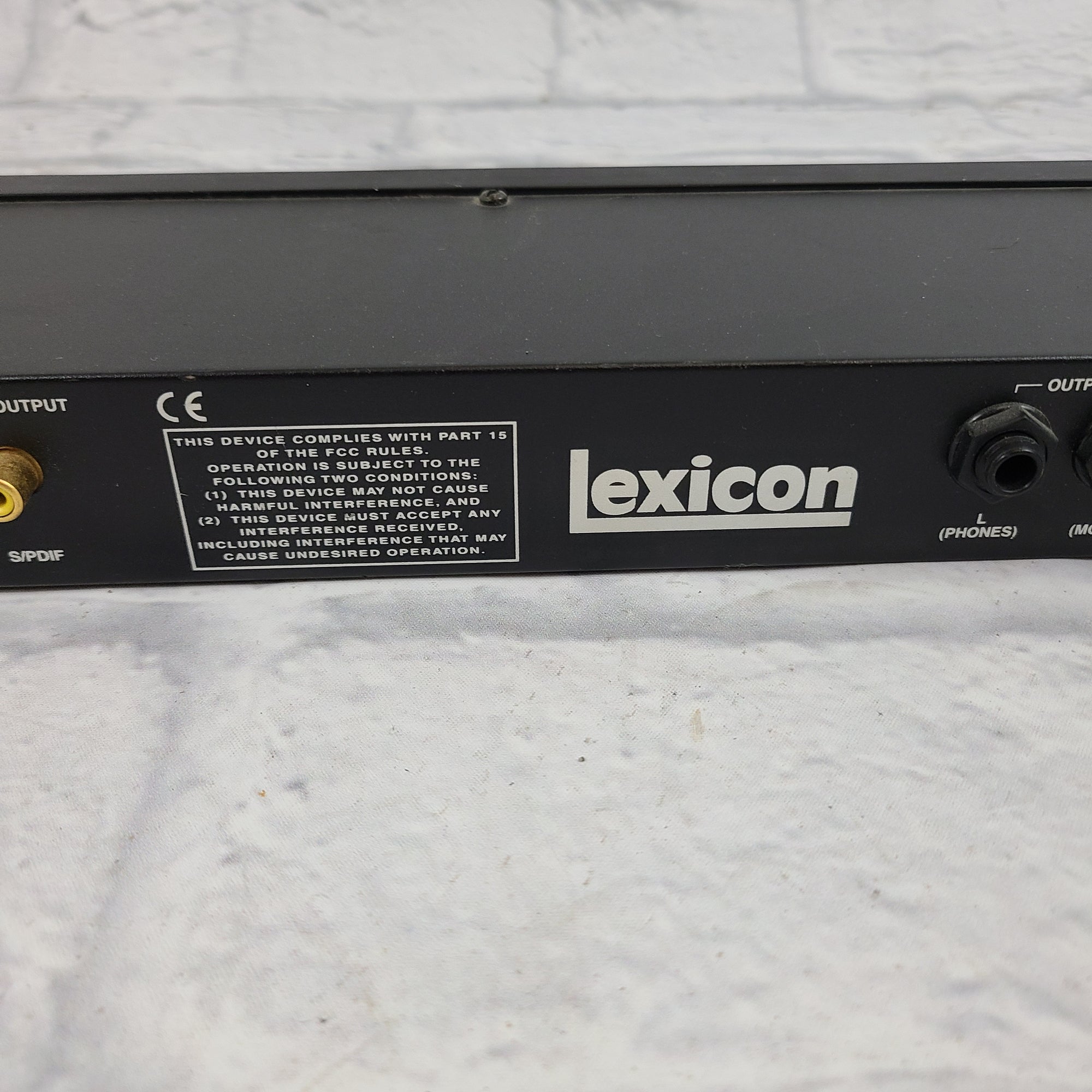 Lexicon MPX 100 Dual Channel Effects Processor