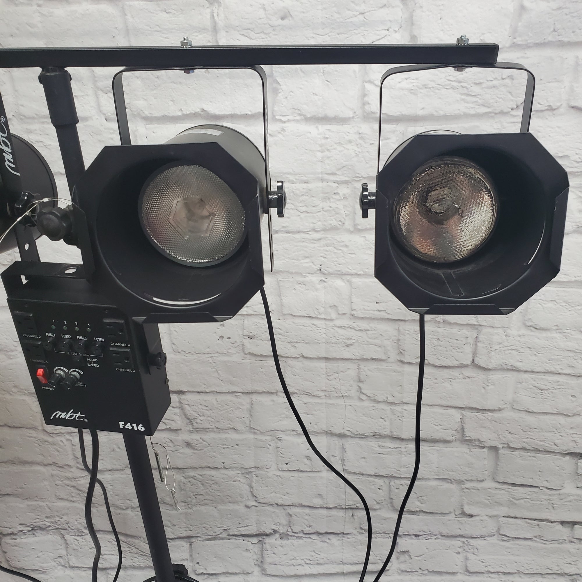 MBT F416 Controller w/ 4x P38s Cans and Stand