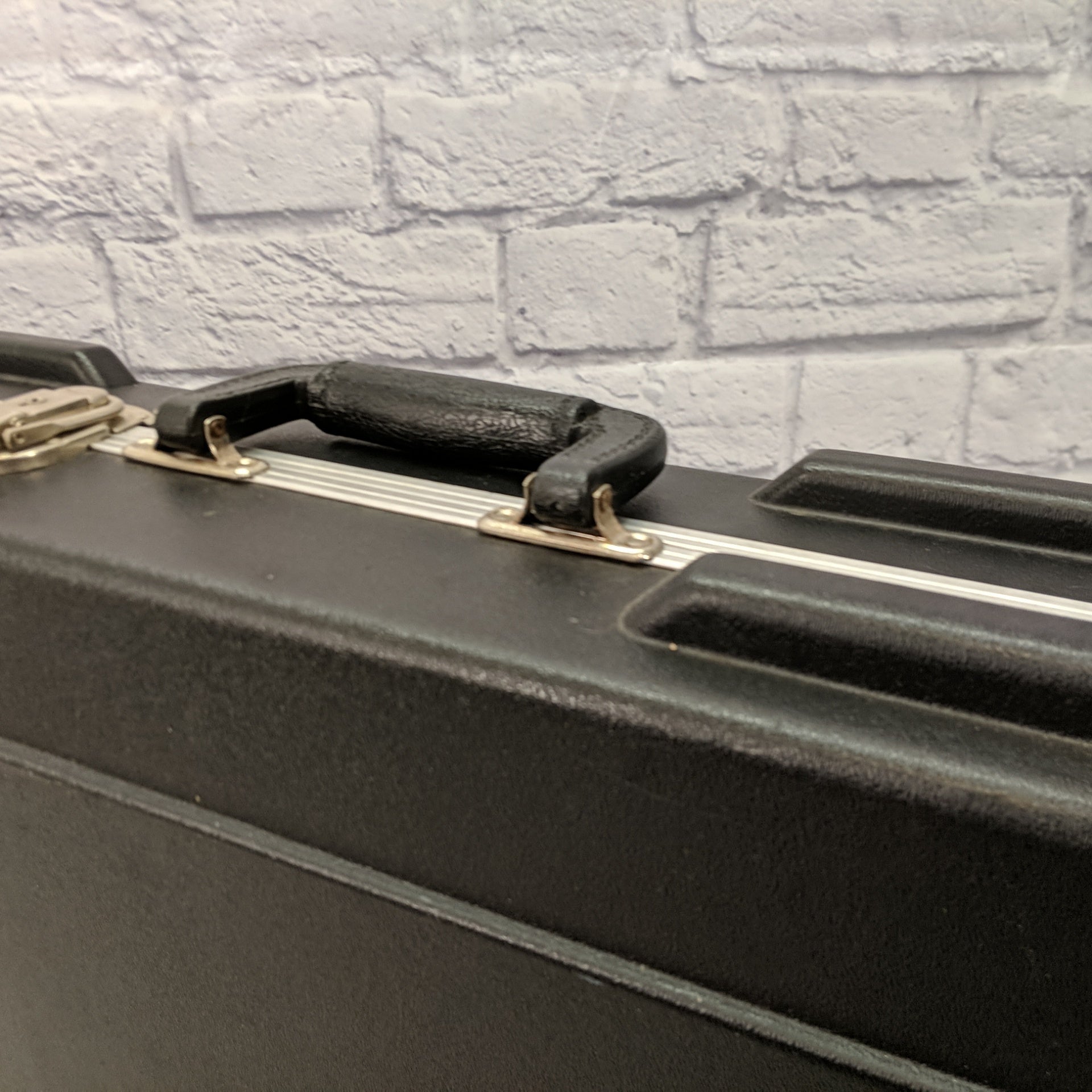 Ernie Ball Music Man Hardshell Electric Guitar Case