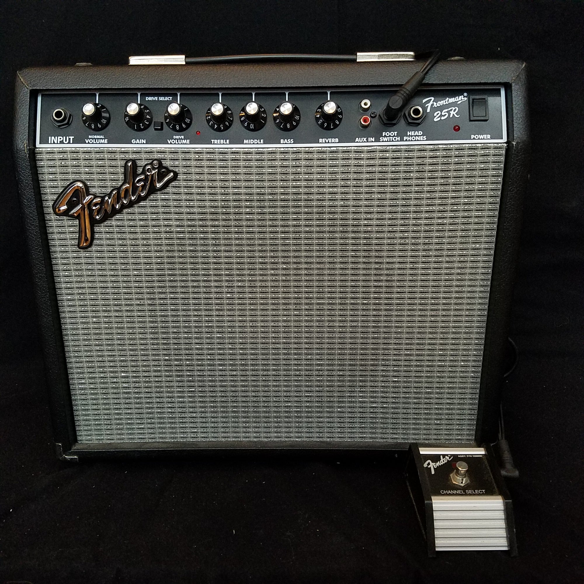 Fender Frontman 25R with footswitch - Evolution Music