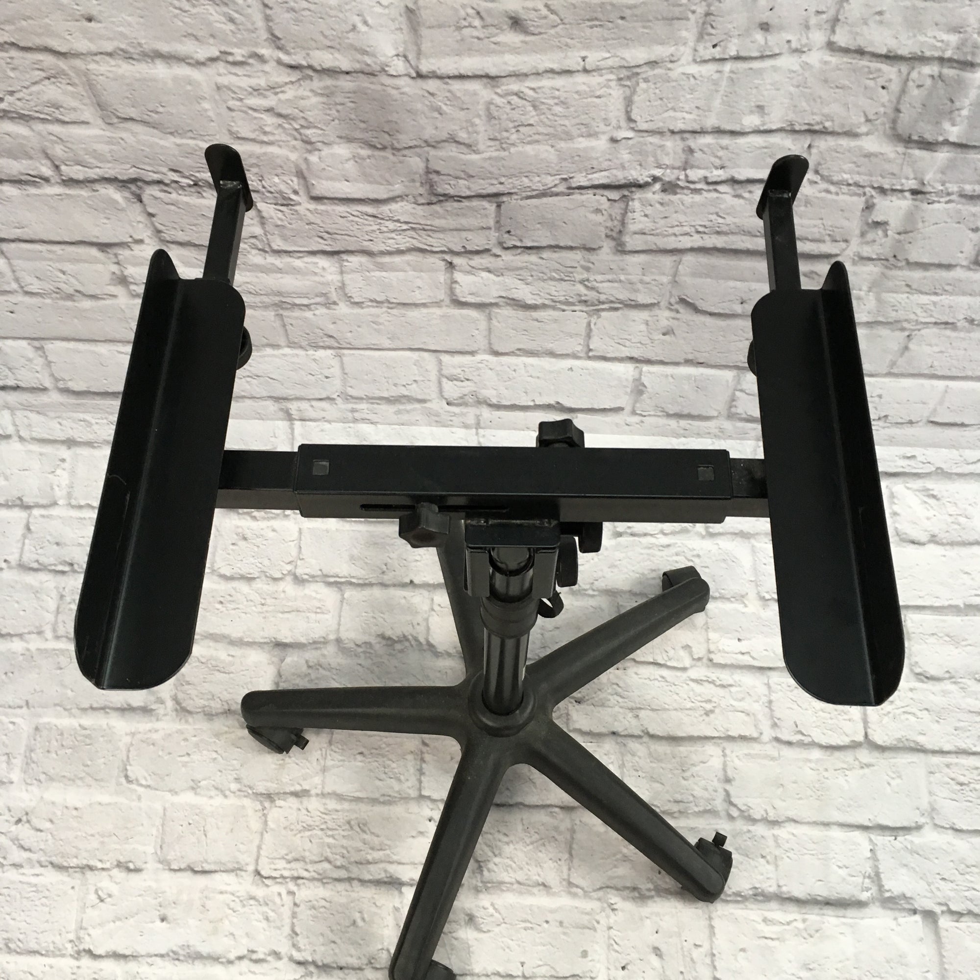 On-Stage Mix100 Rolling Mixer Stand