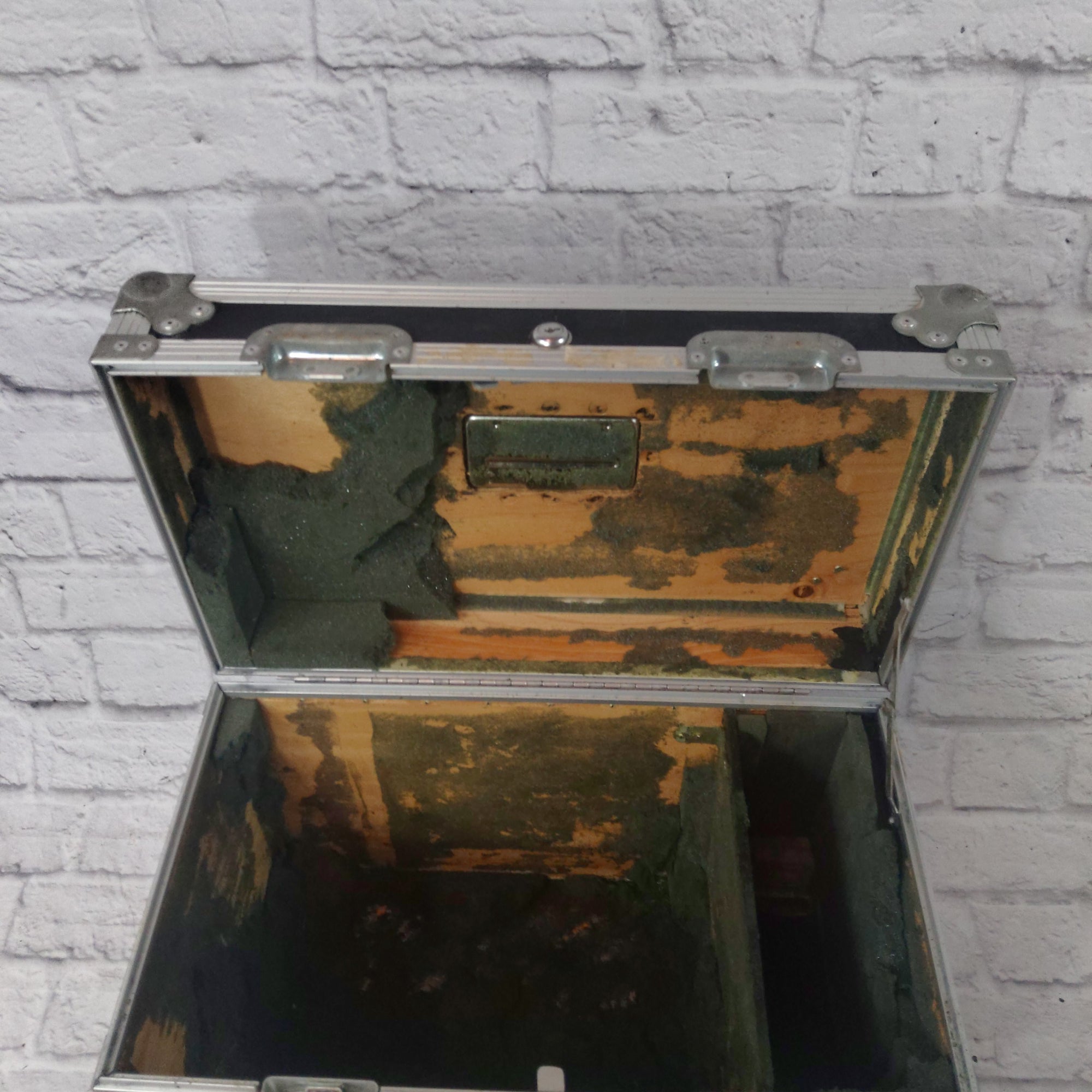 Vintage Flight Form Cases Road Case Project - 22 x 13 x 16