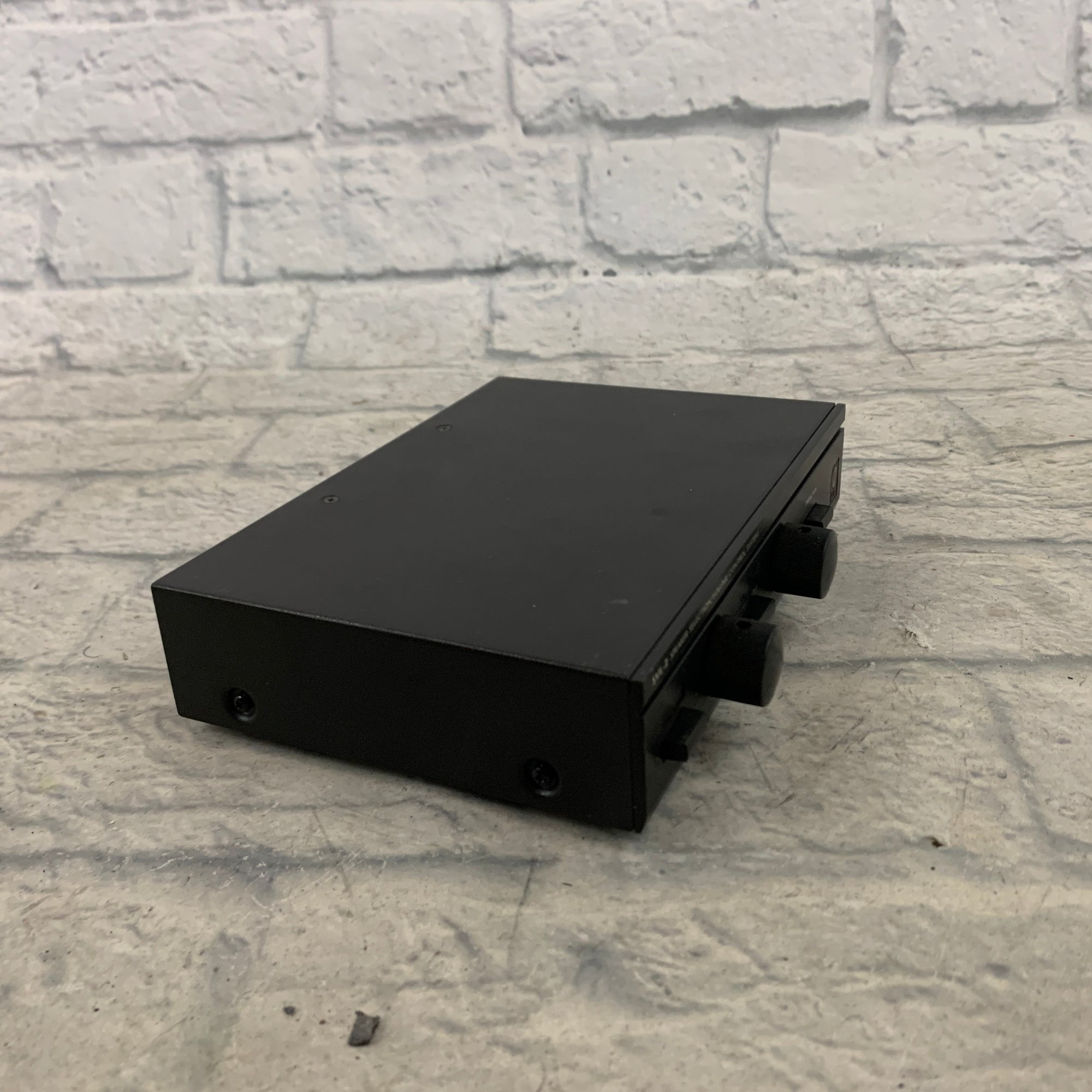 Niles SVL-2 Speaker Selector / Volume Controller