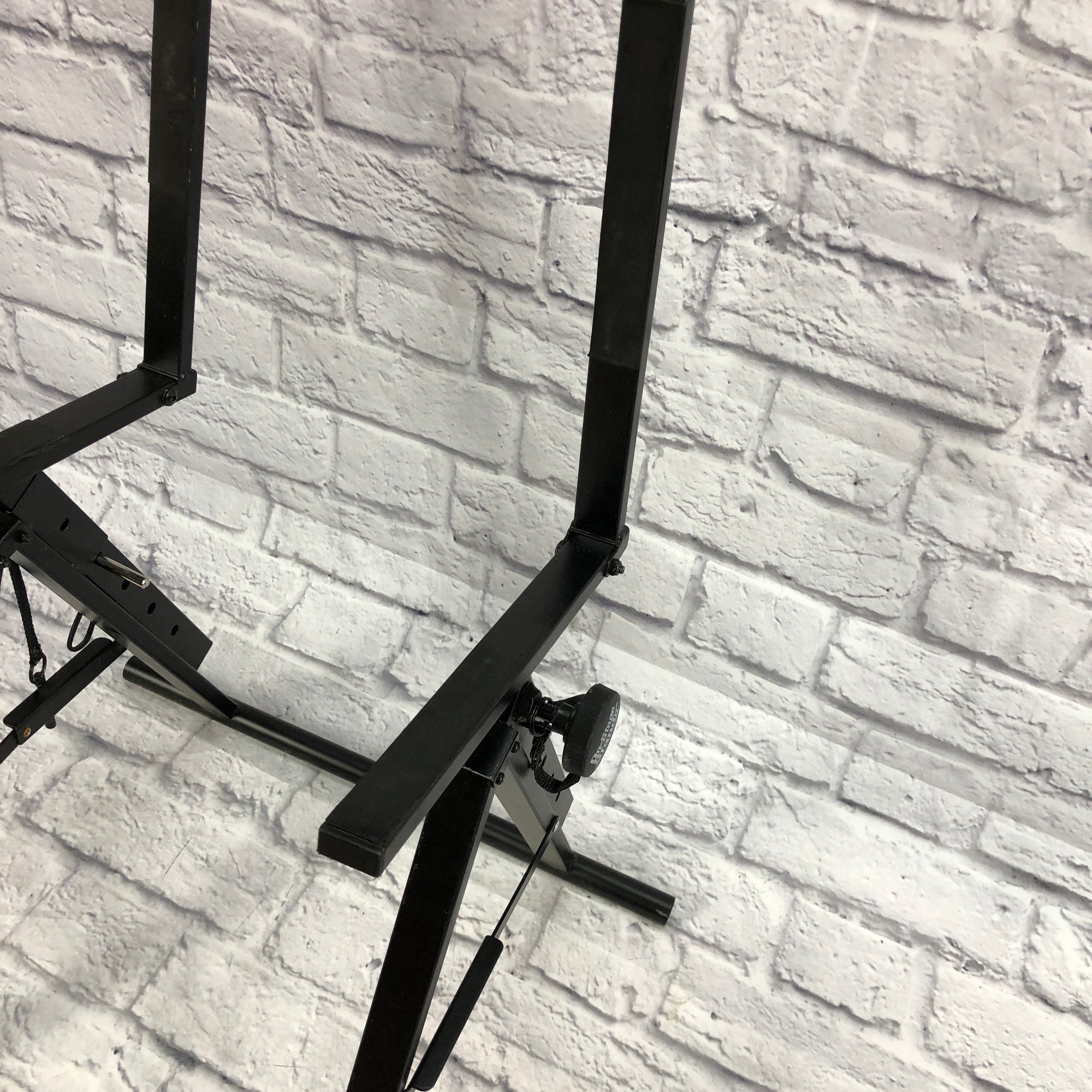 On Stage Tiltback Amp Stand