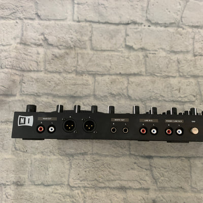 Native Instruments Traktor Kontrol S4 MK3 DJ Controller with Gig Bag