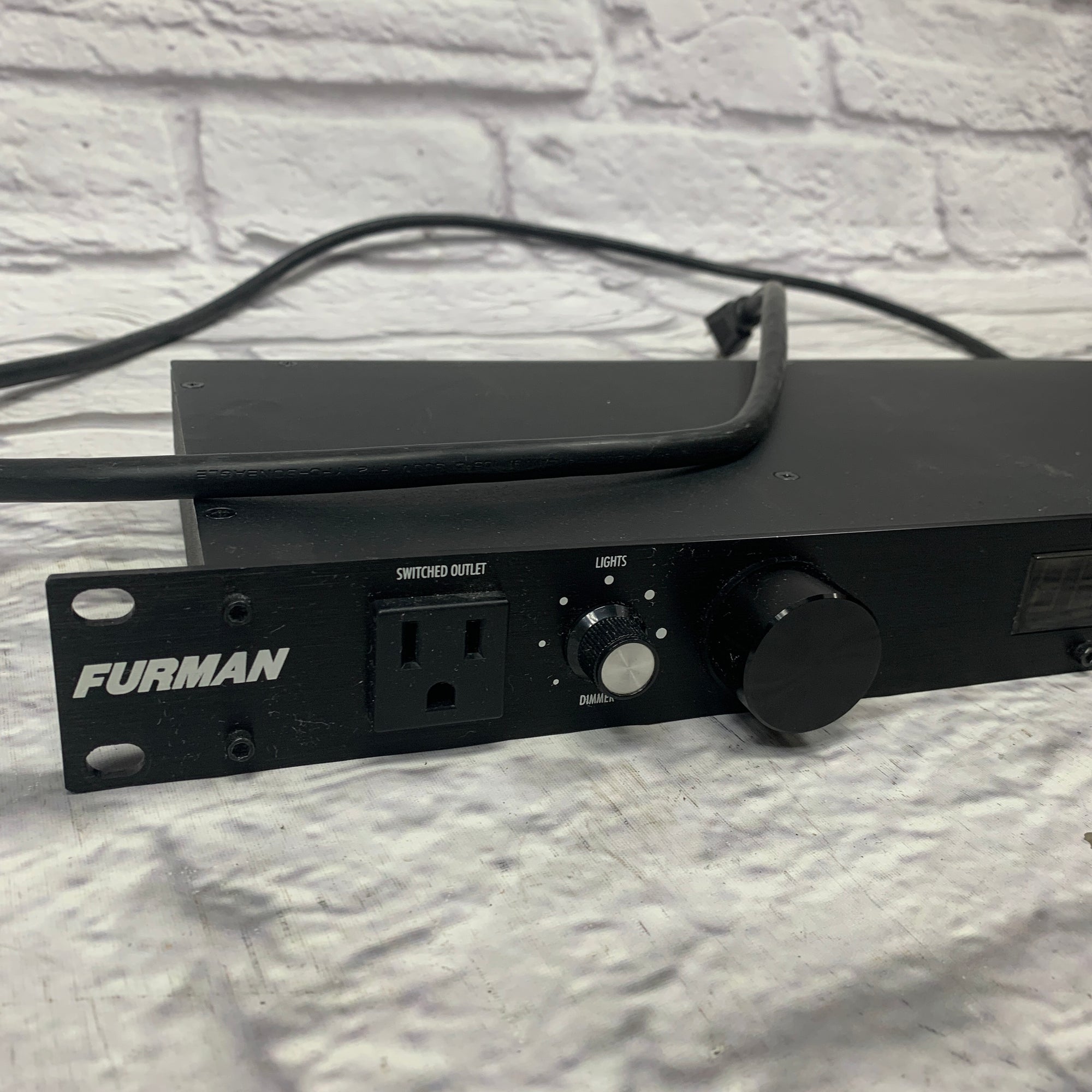 Furman M 8DX Power Conditioner