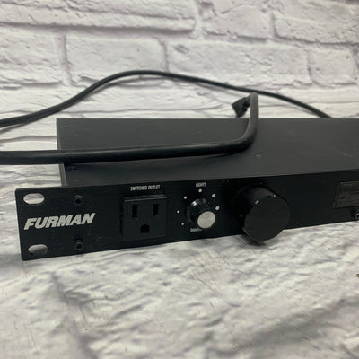 Furman M 8DX Power Conditioner