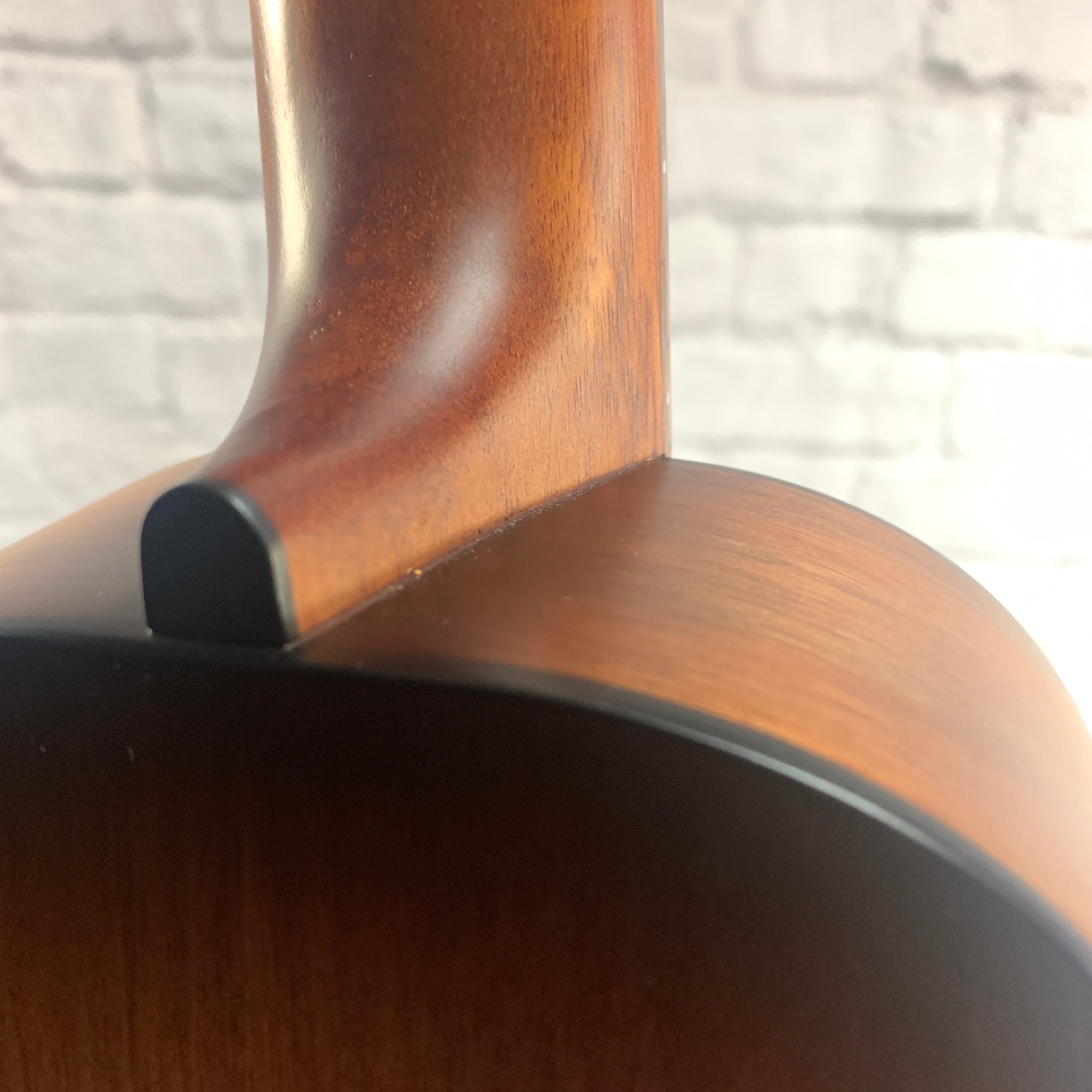 Breedlove Pursuit Ex CU BO Ukulele
