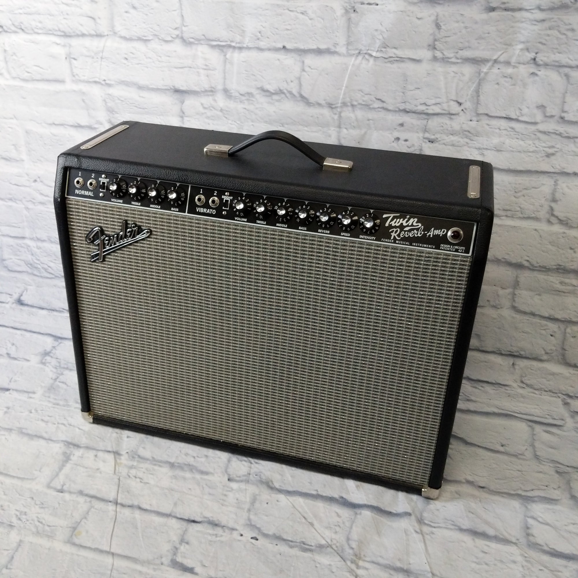 Fender '65 Twin Reverb 2x12-inch 85-watt Tube Guitar Combo Amp w/Footswitch and Cover
