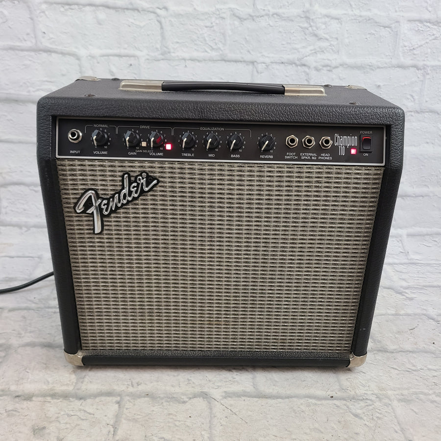 Fender Champion 10 Guitar Combo Amp (Serviced)