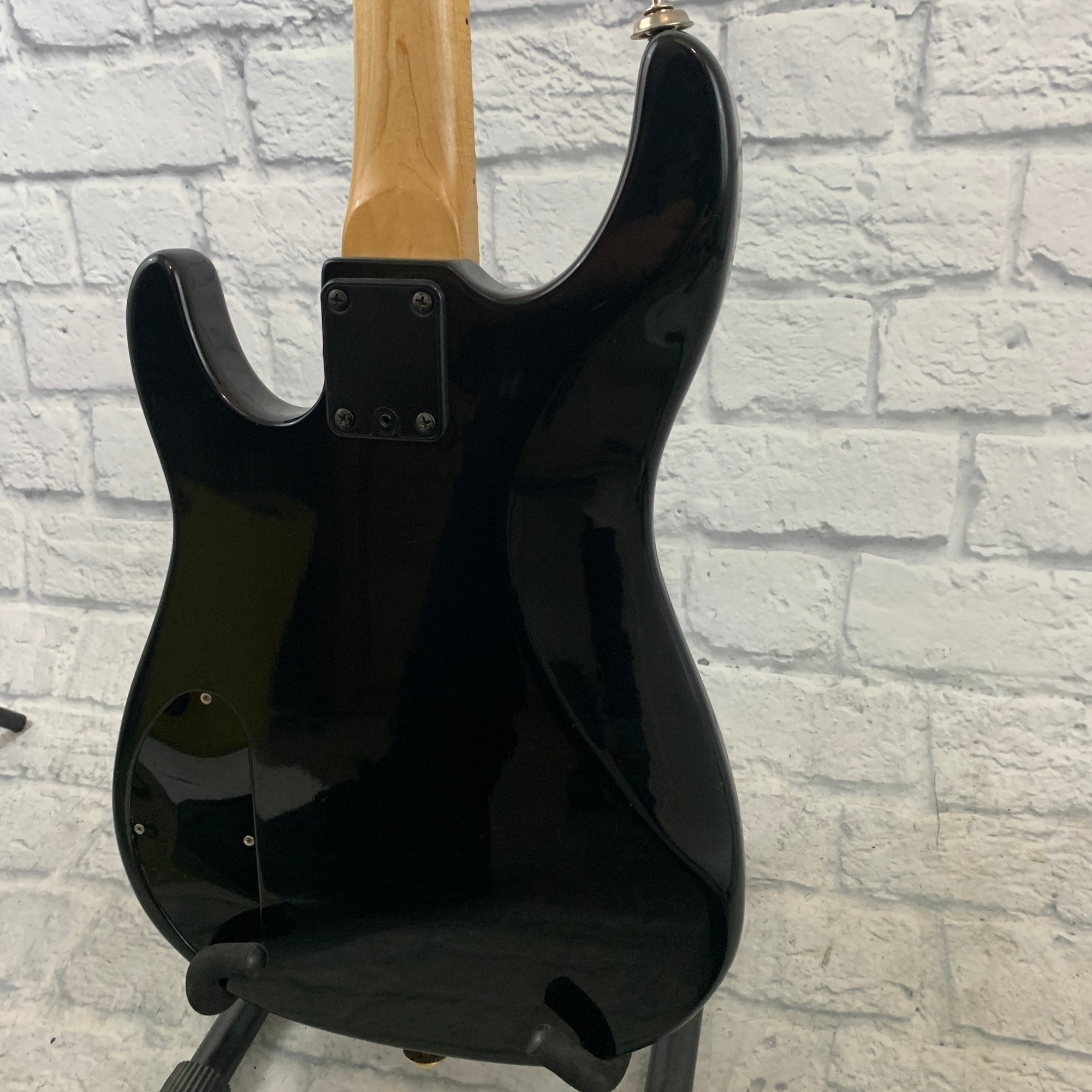 Peavey Foundation 4 String Bass Guitar Black