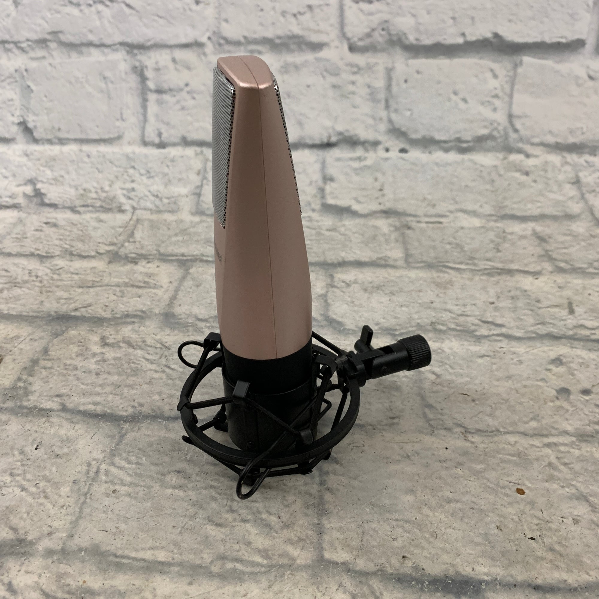 Neewer NW6 Cardioid Condenser Microphone with Shock Mount