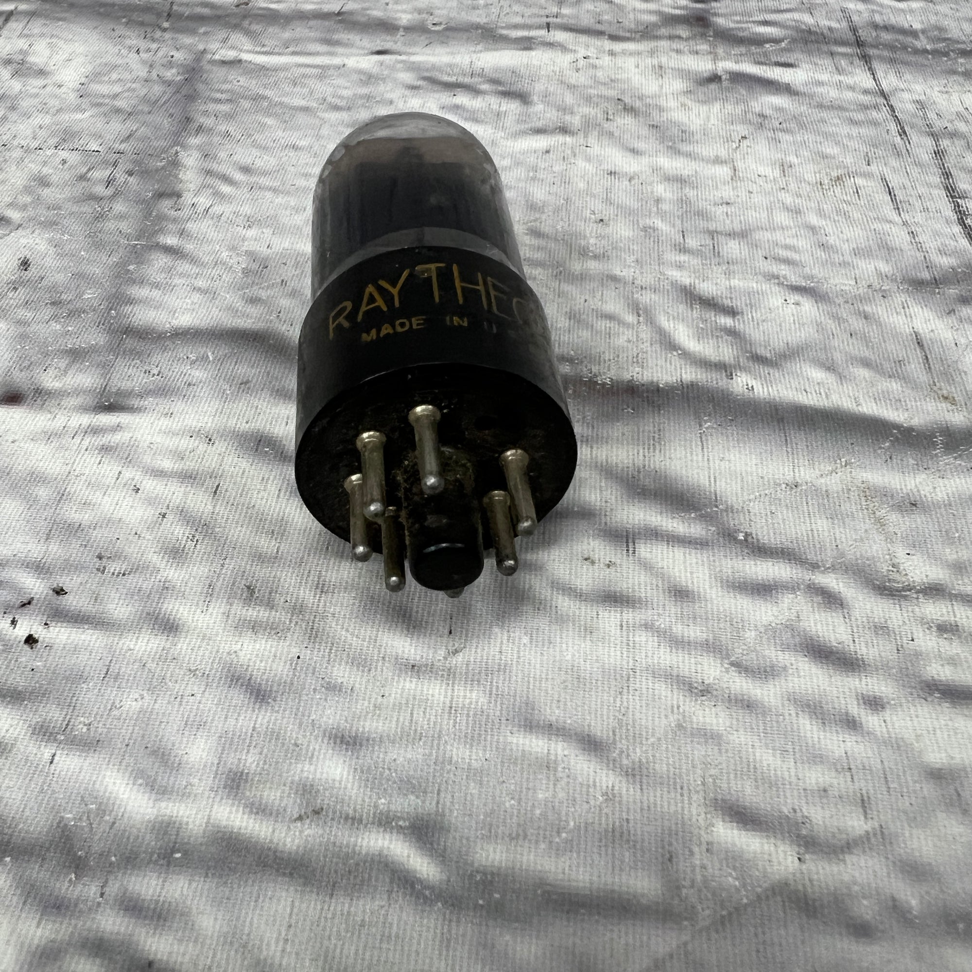 Raytheon 6V6GT Amplifier Tube